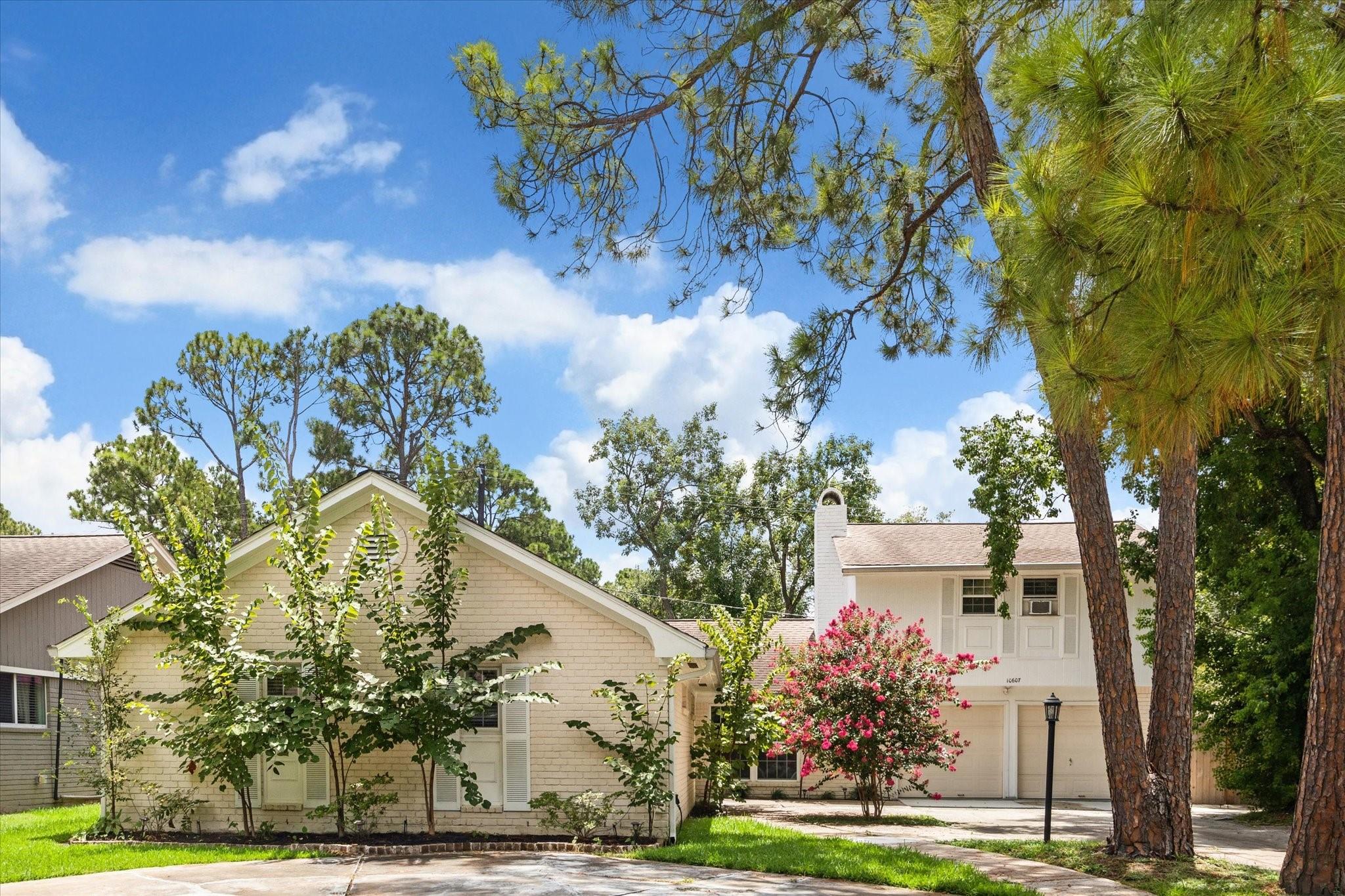 10607 Longmont Drive, Houston