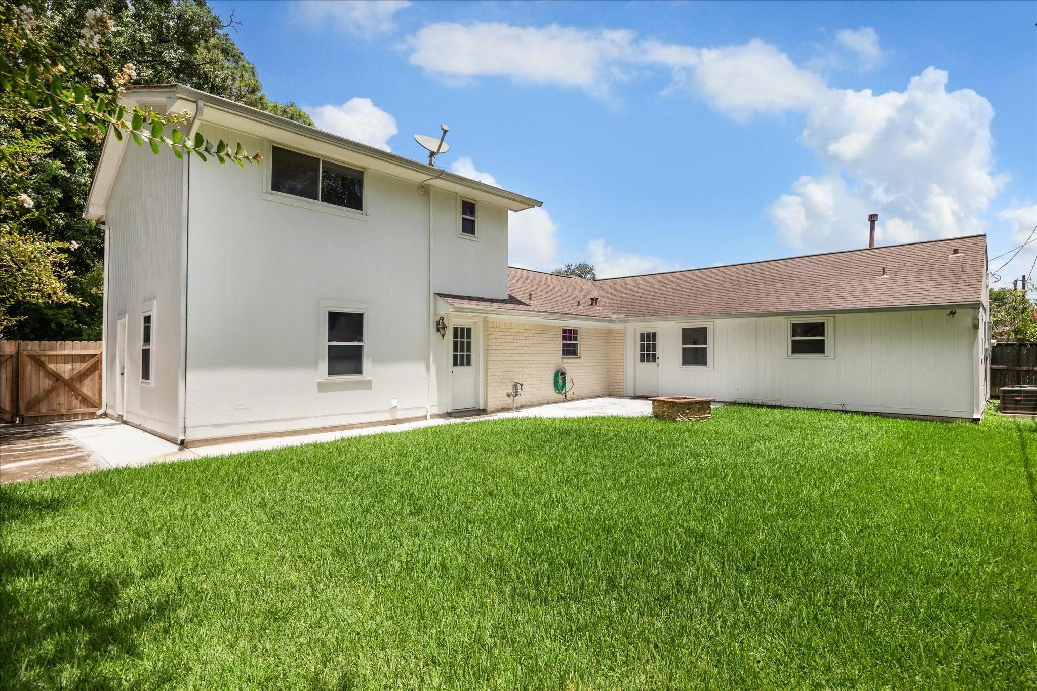 10607 Longmont Drive, Houston