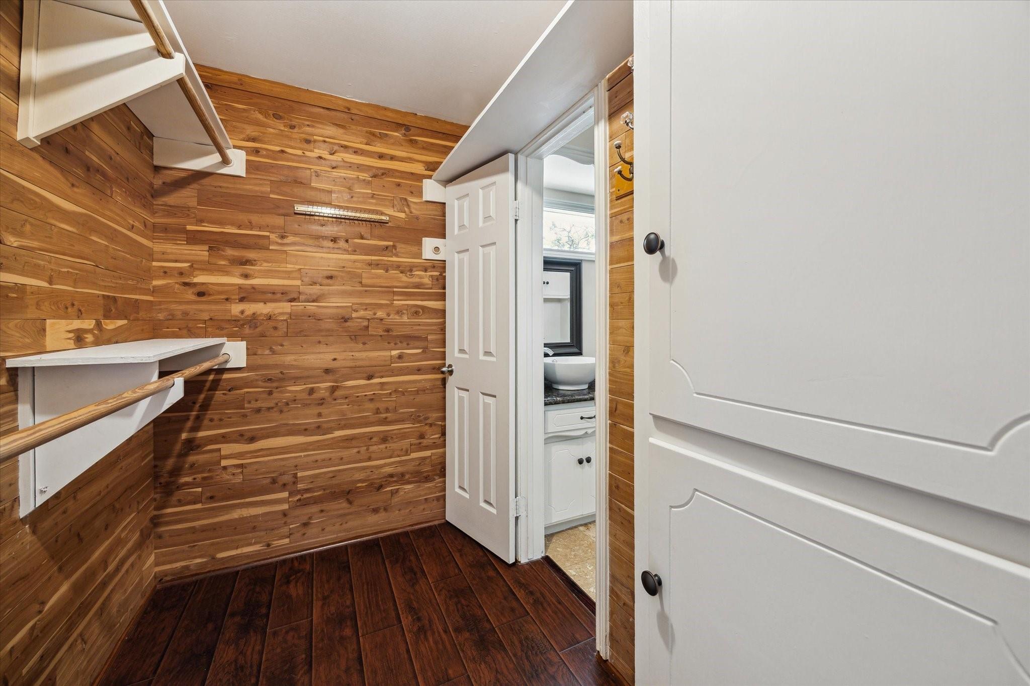 10607 Longmont Drive, Houston