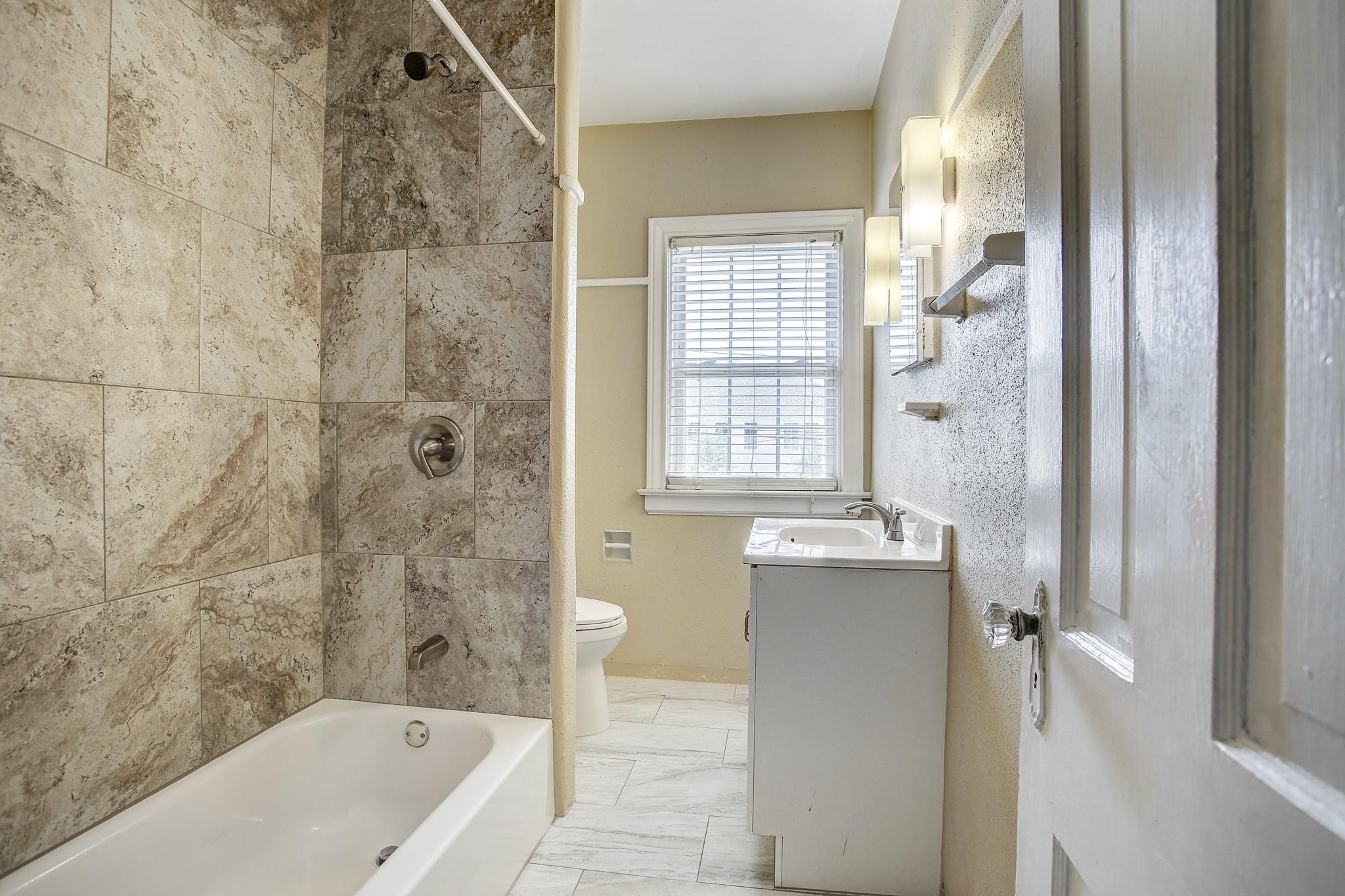 1935 Richmond Avenue