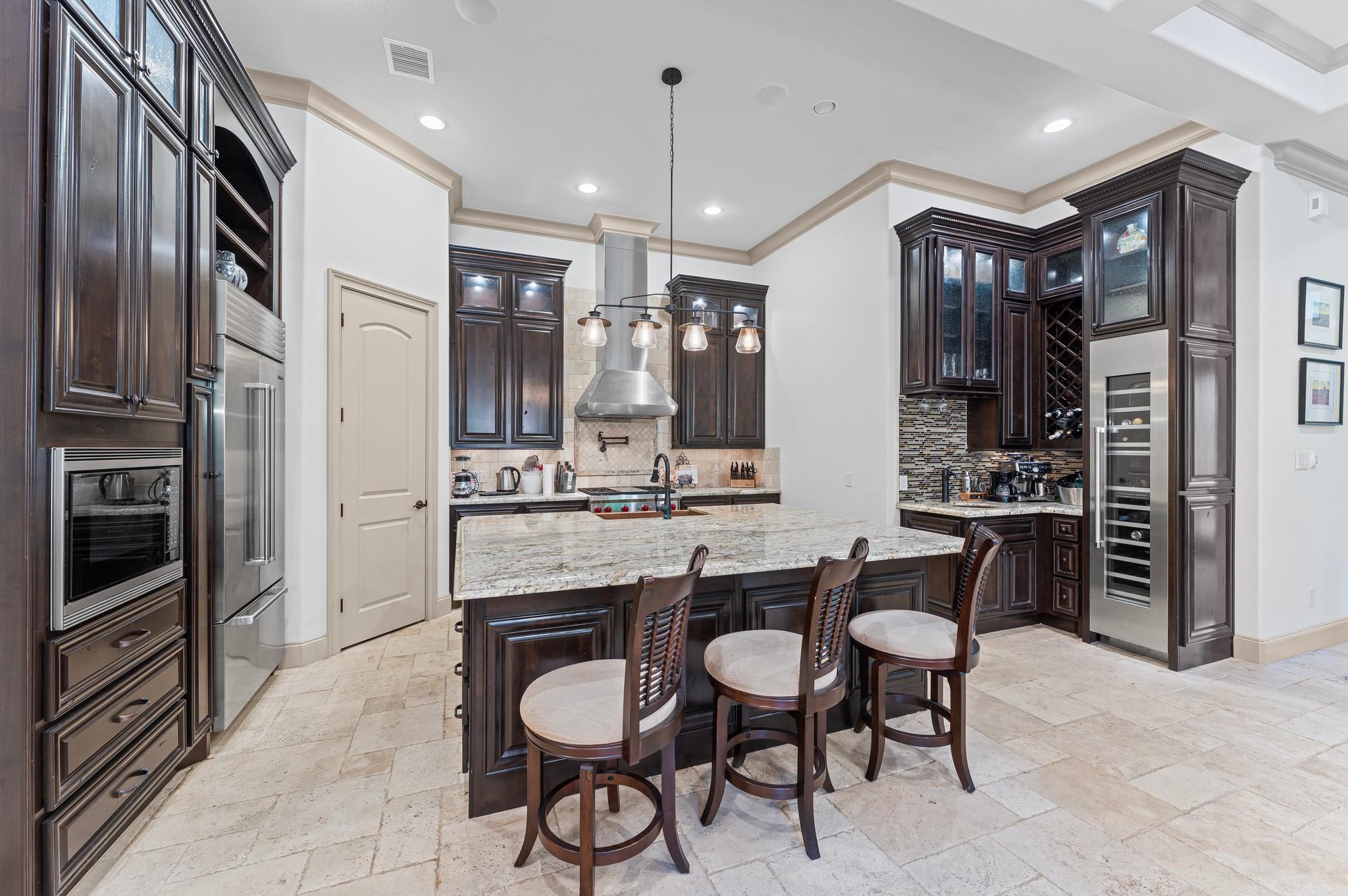 102 La Vie Drive