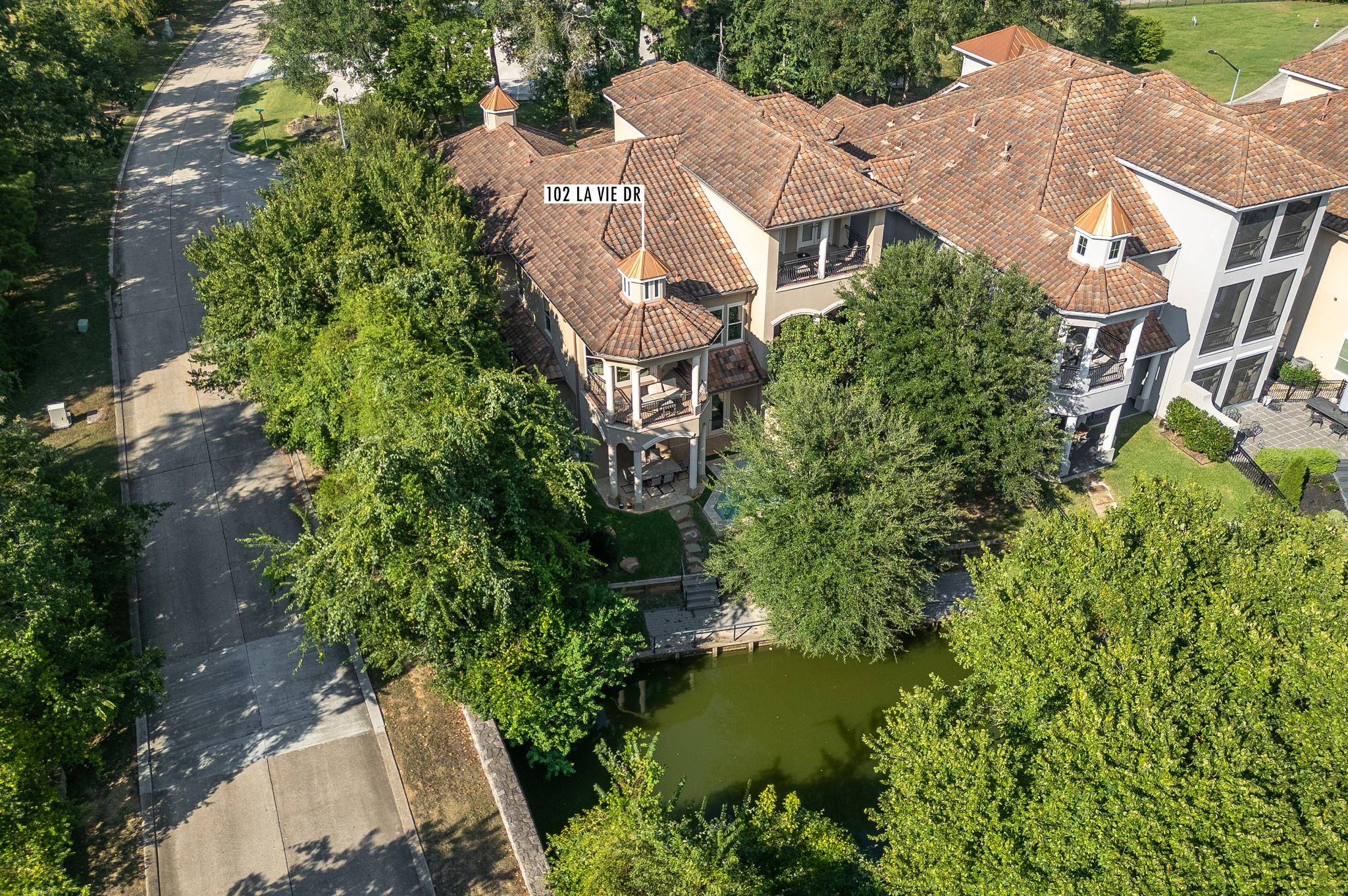 102 La Vie Drive