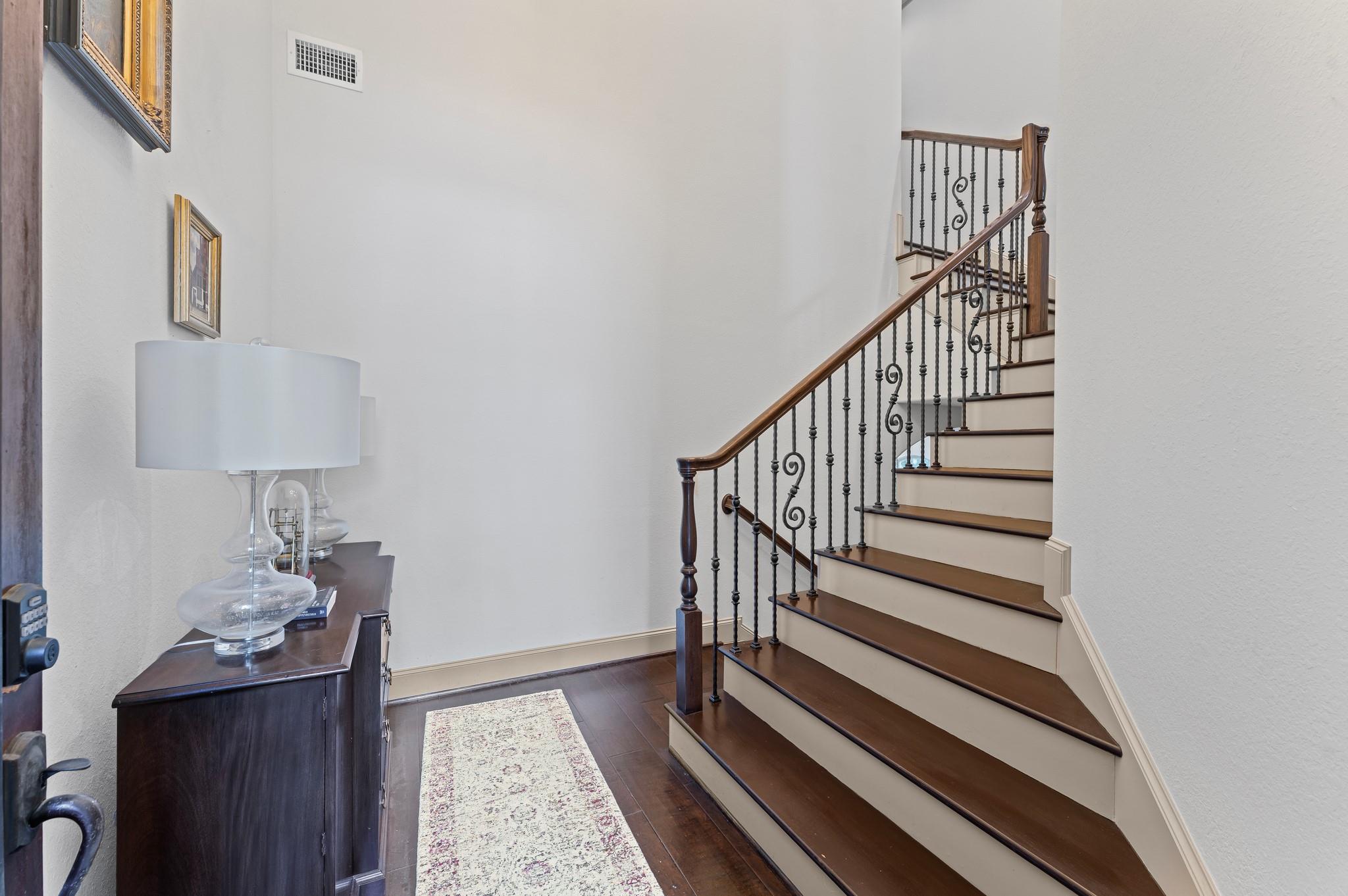 102 La Vie Drive