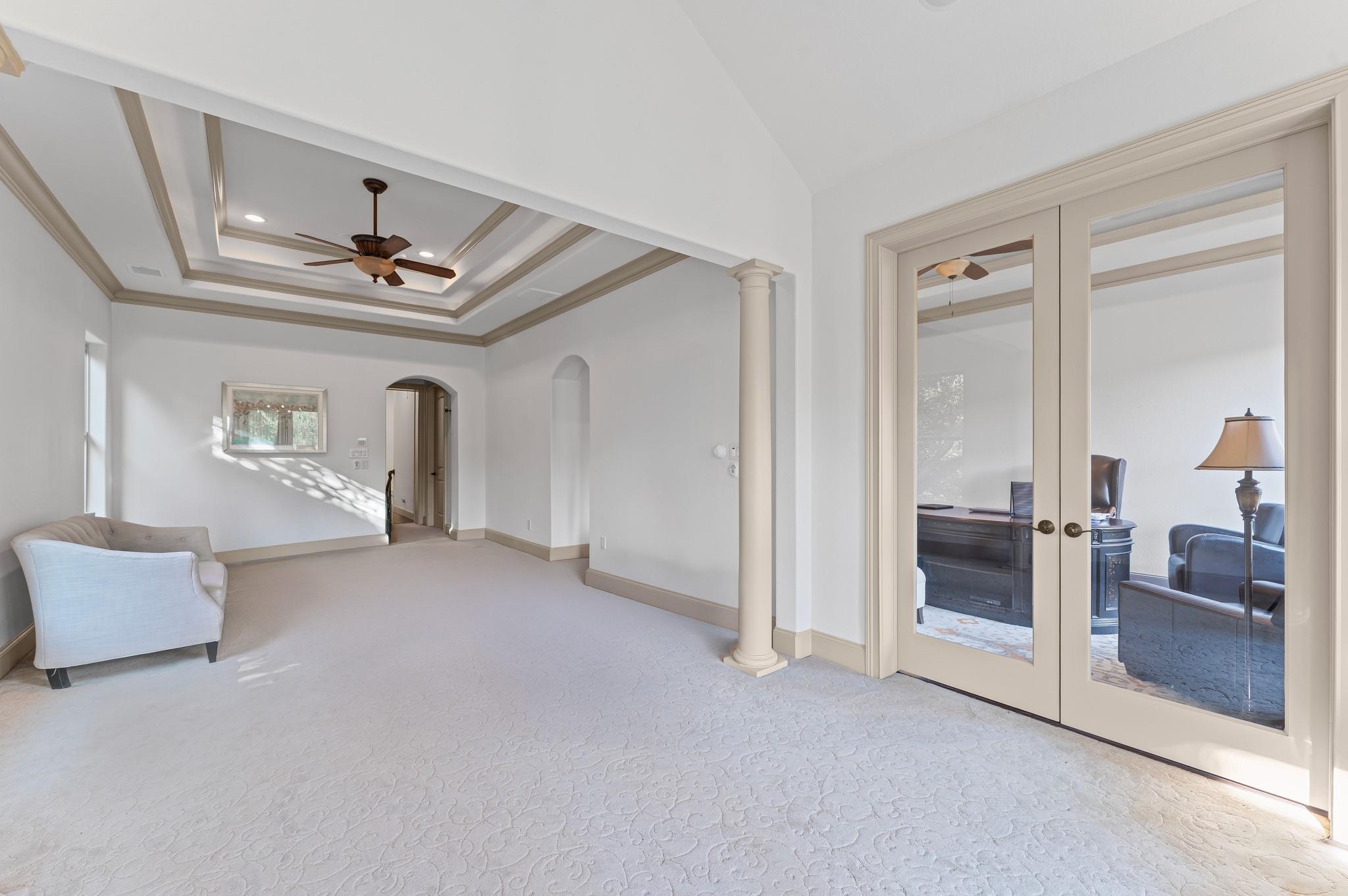 102 La Vie Drive