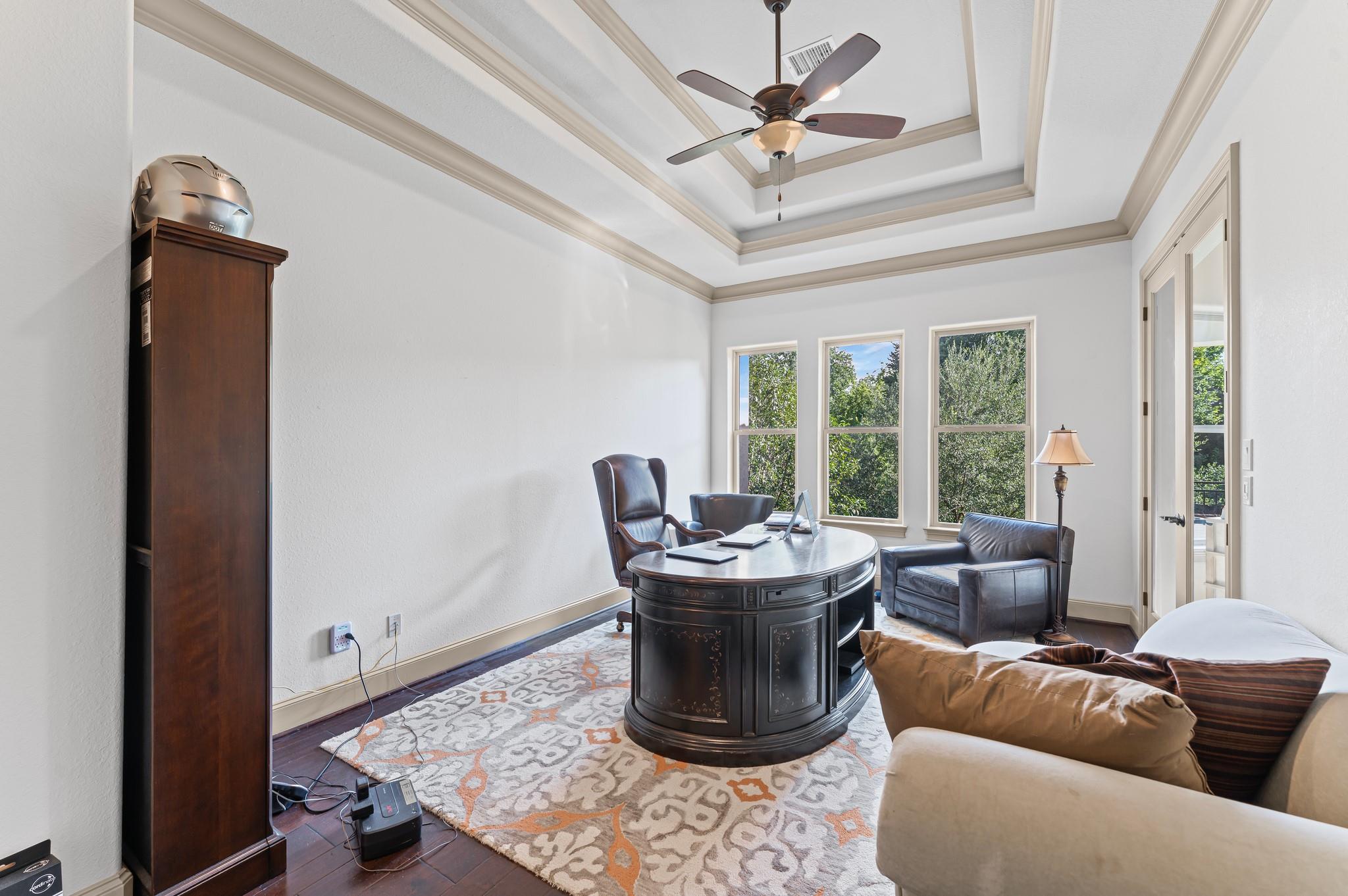102 La Vie Drive