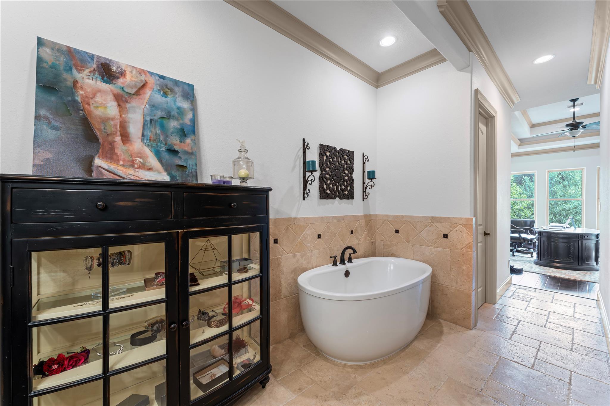 102 La Vie Drive