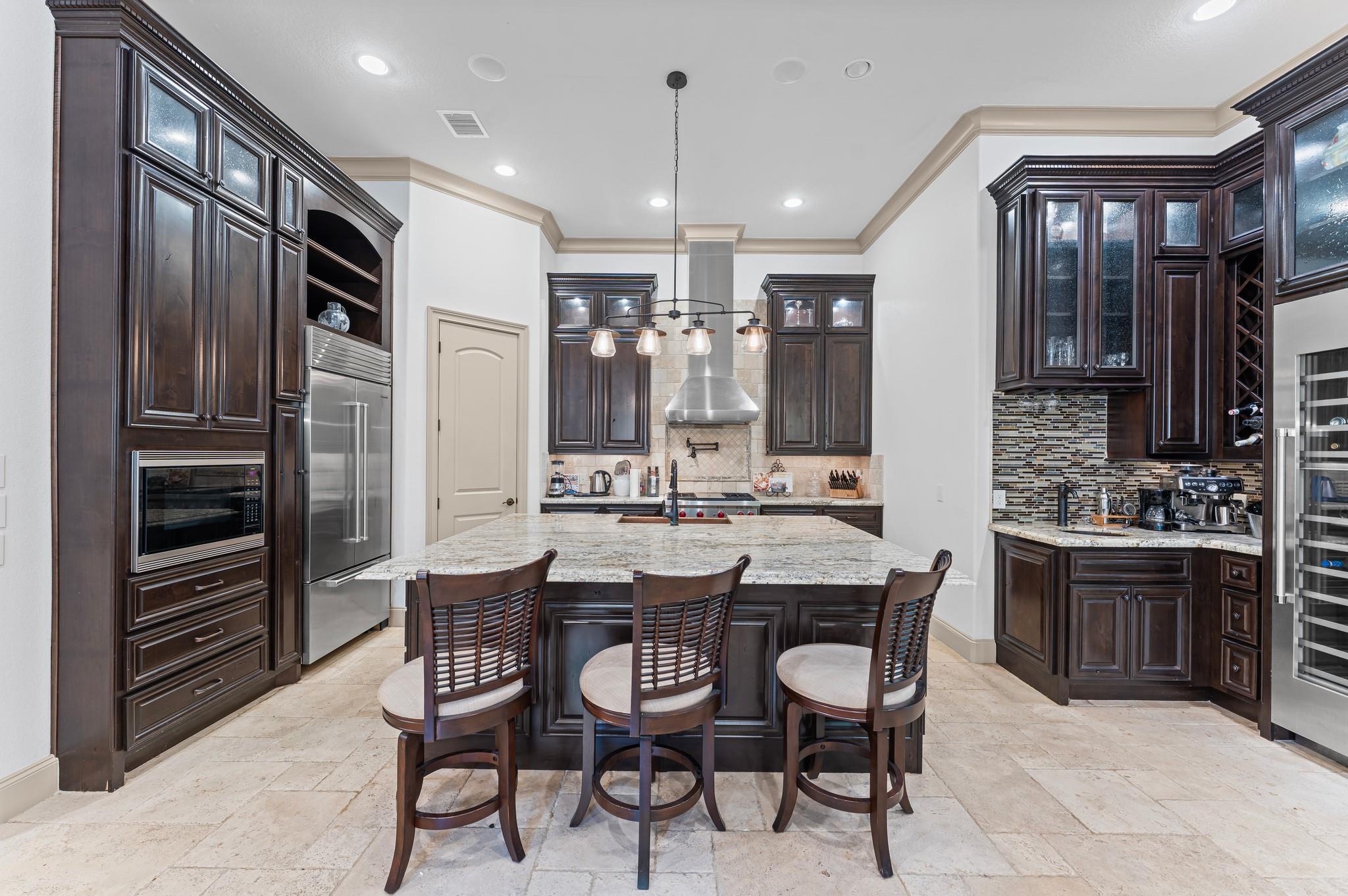 102 La Vie Drive
