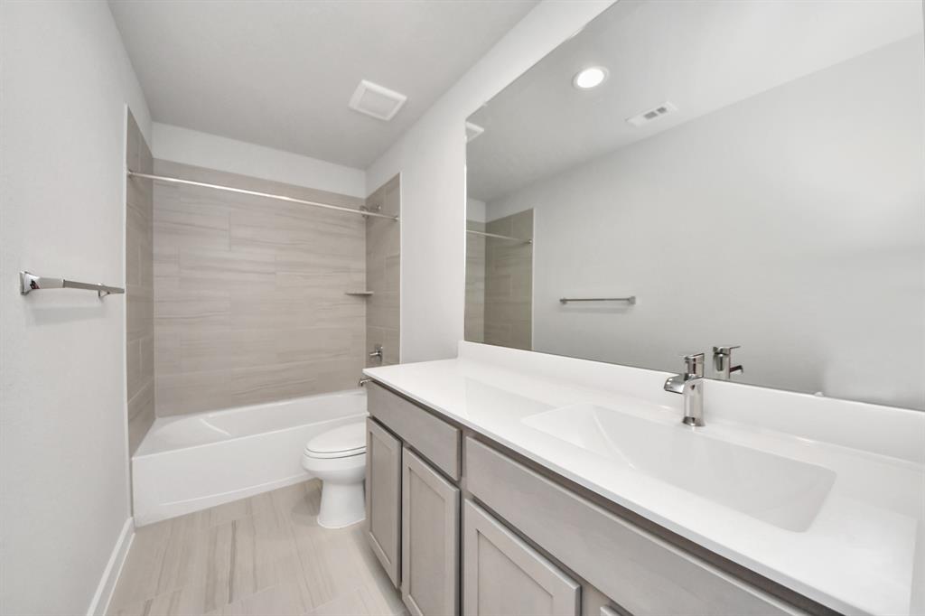 14922 Royal Leaf Lane