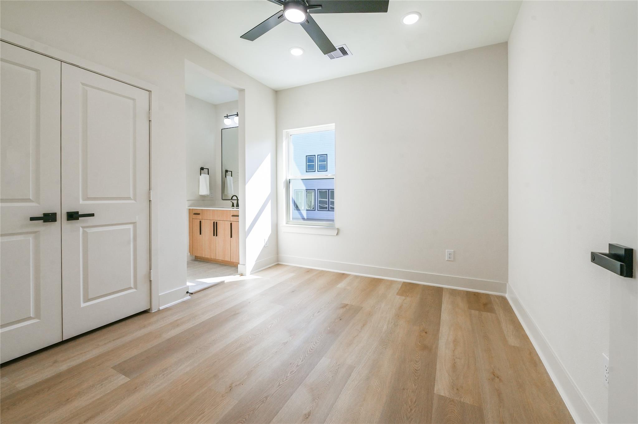 14101 Bridgeport