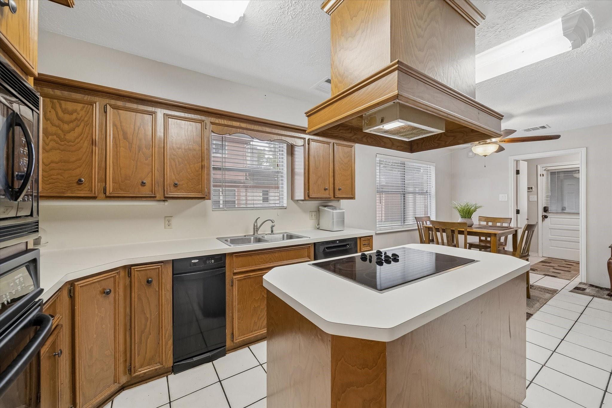 14615 Oak Bluff Court
