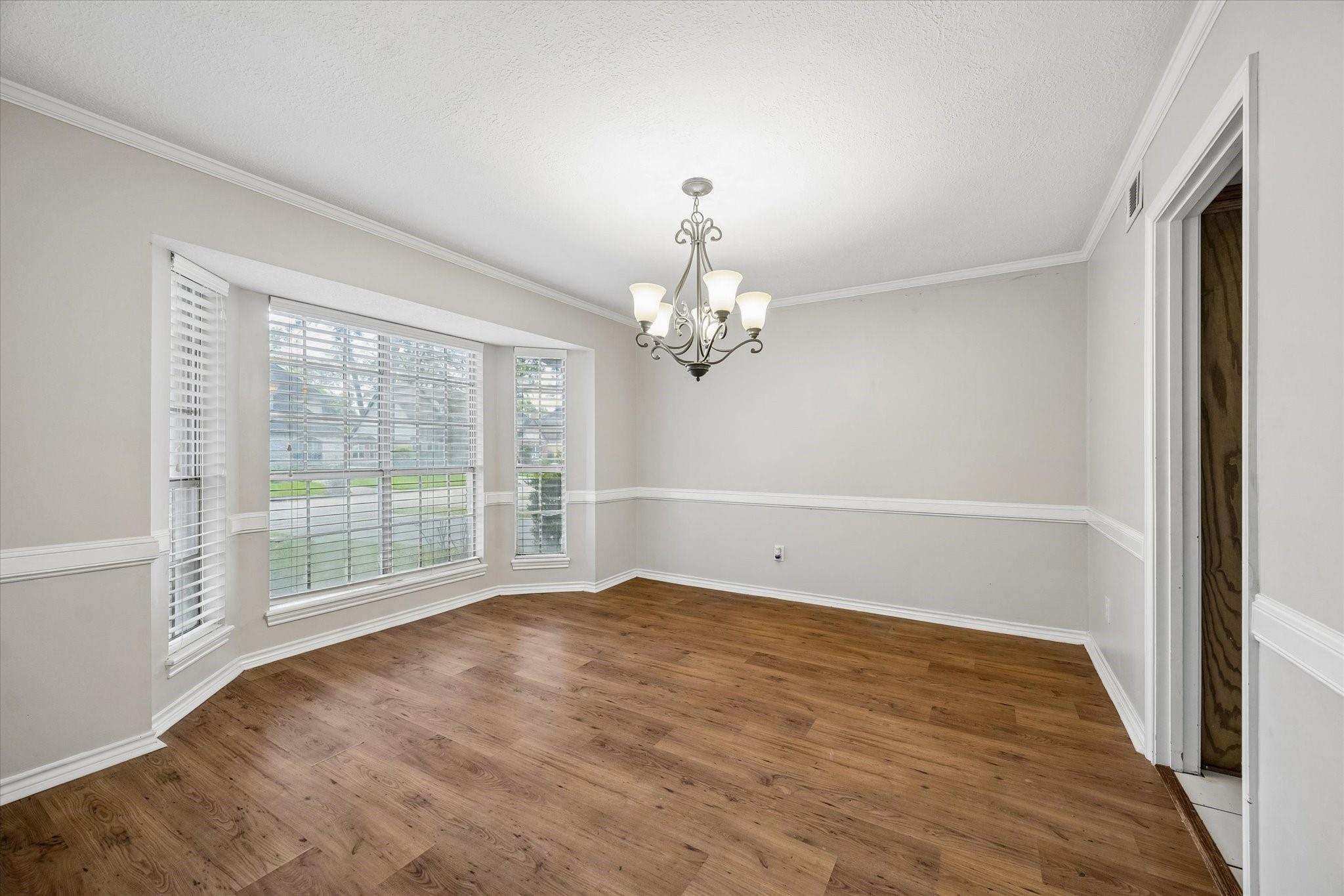 14615 Oak Bluff Court