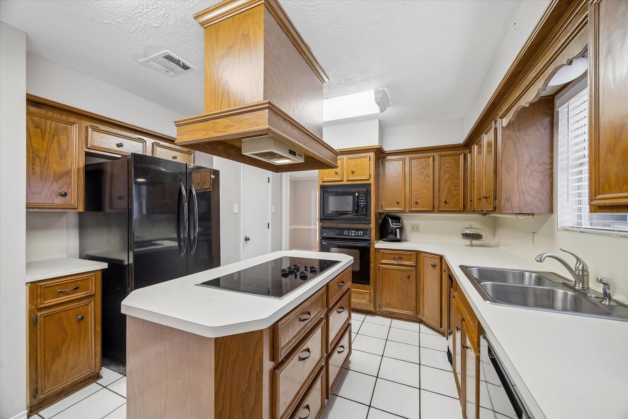 14615 Oak Bluff Court