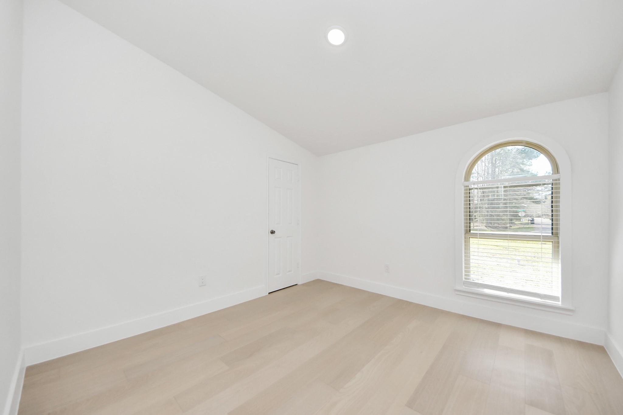 10804 Longleaf Drive