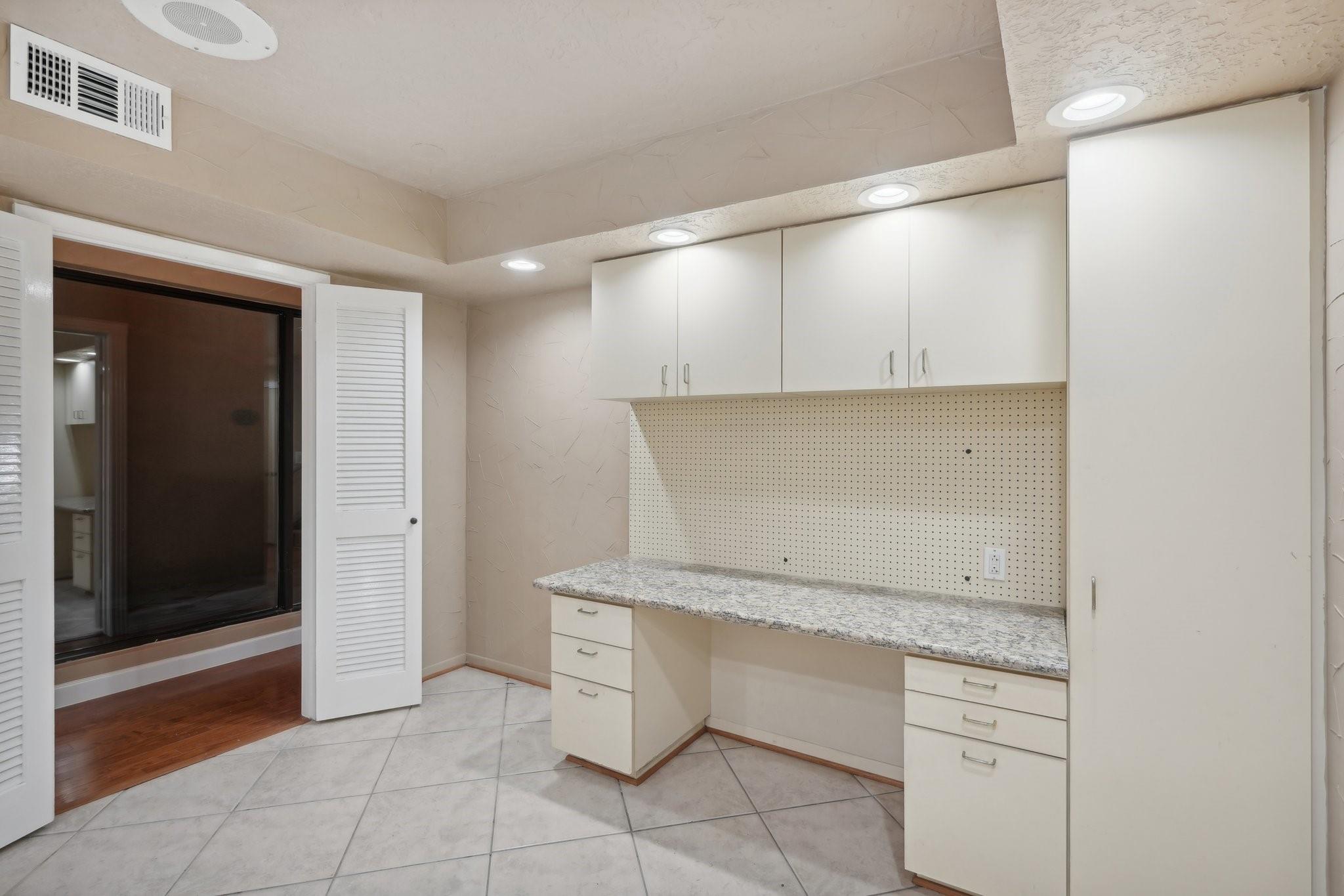 5914 Bermuda Dunes Drive