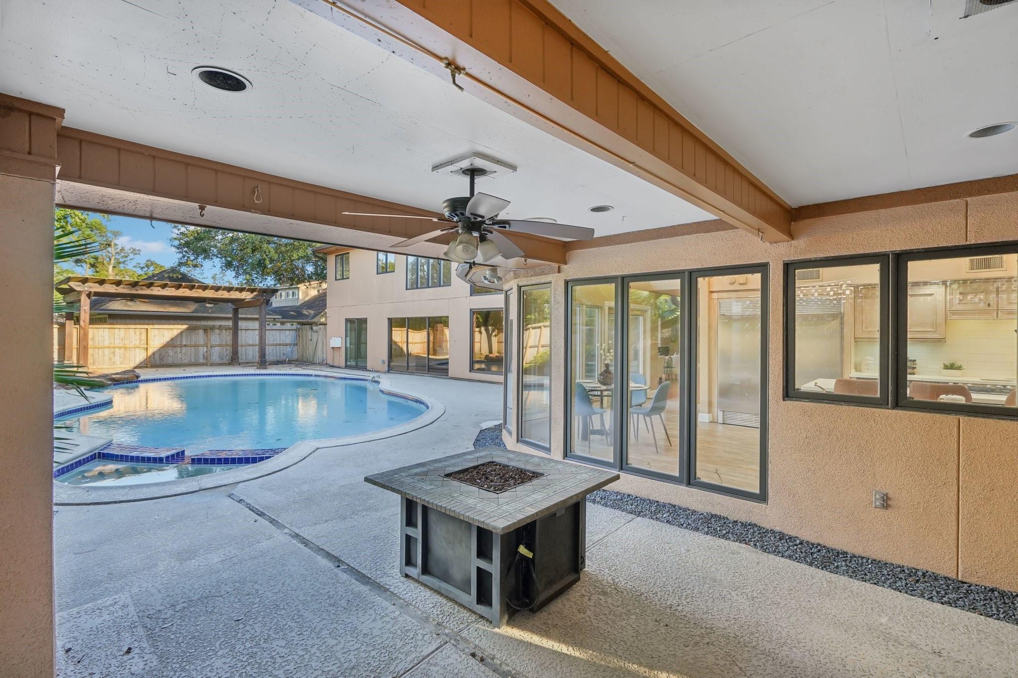 5914 Bermuda Dunes Drive