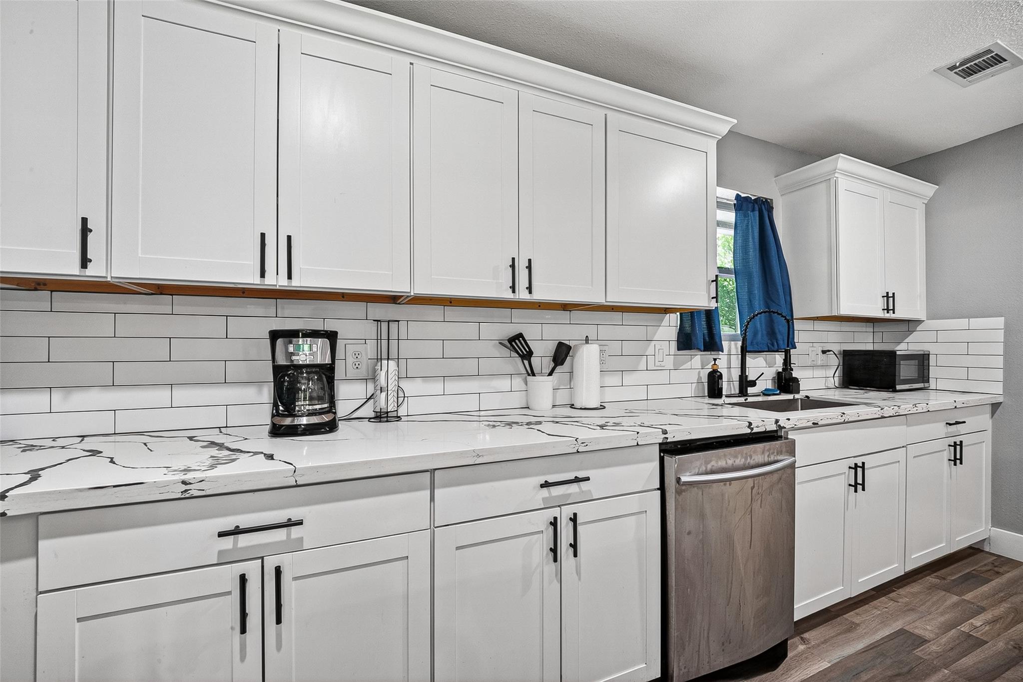 1206 Riggs Road