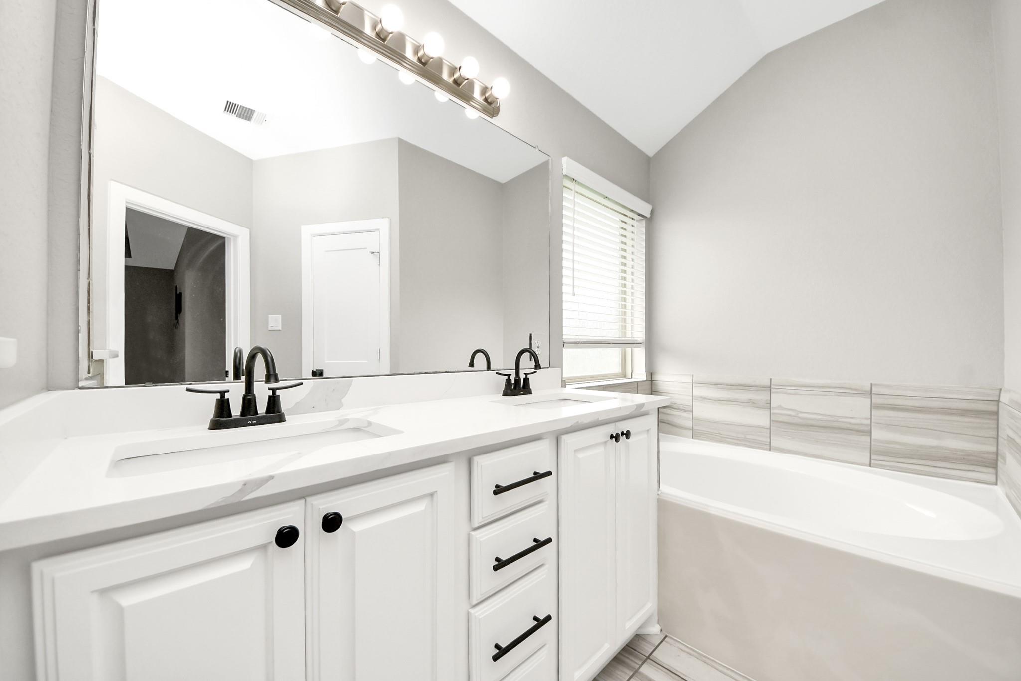 16011 Monument Hill Crossing