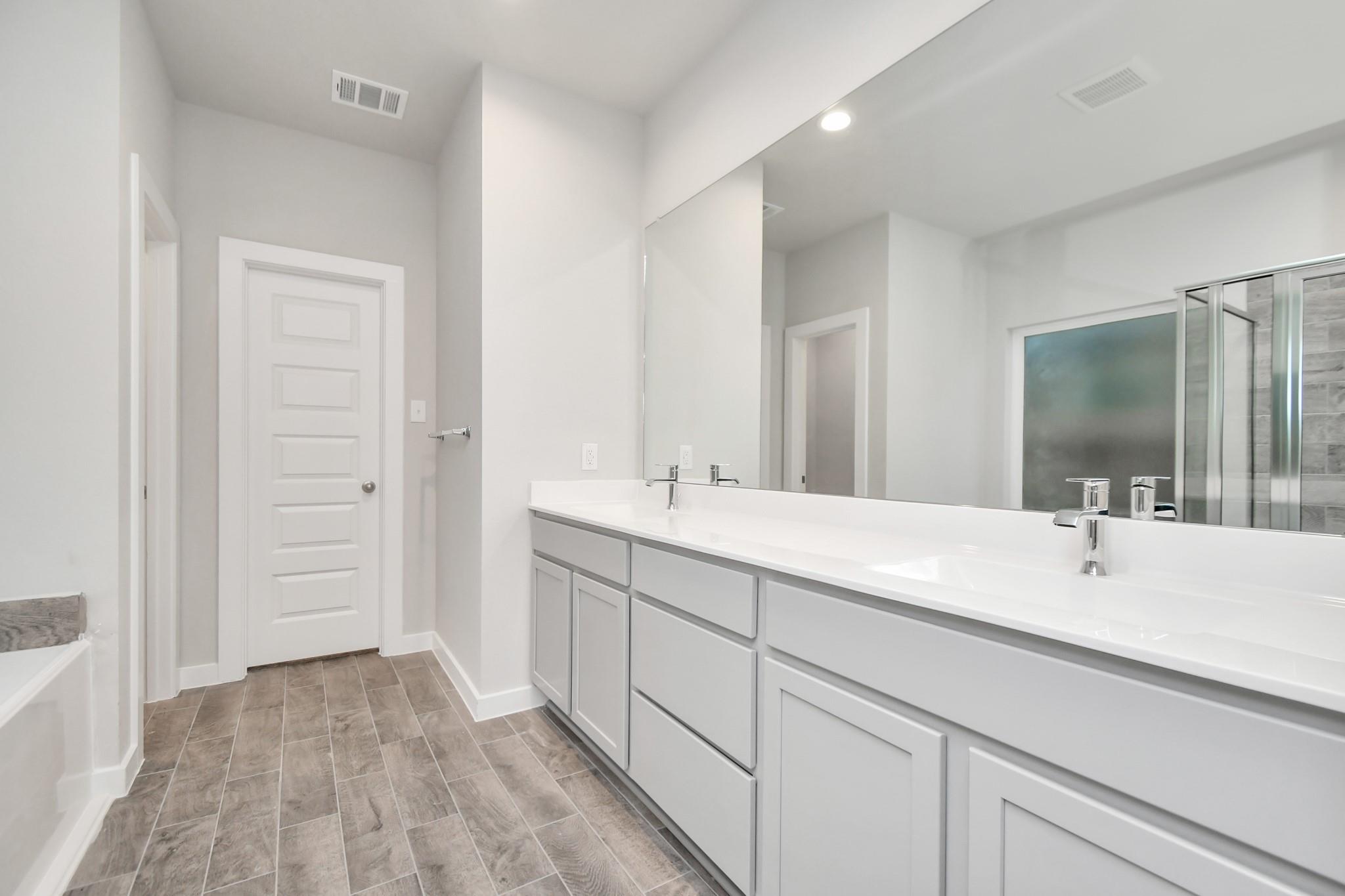 355 Ice Shore Trail