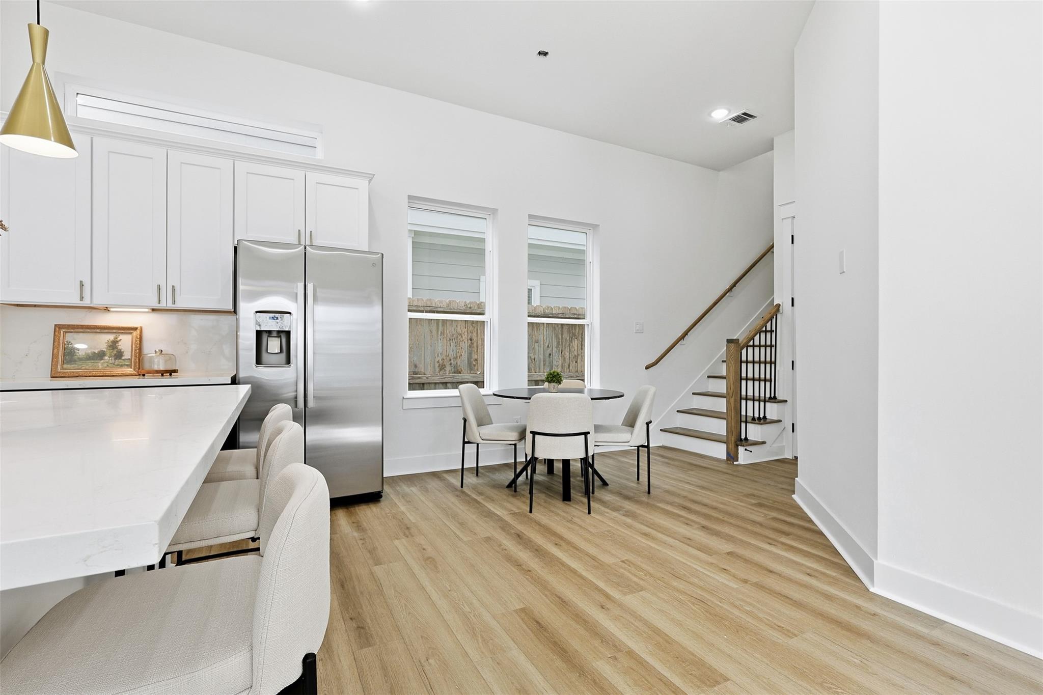 8917 Sunshine Laverne Lane