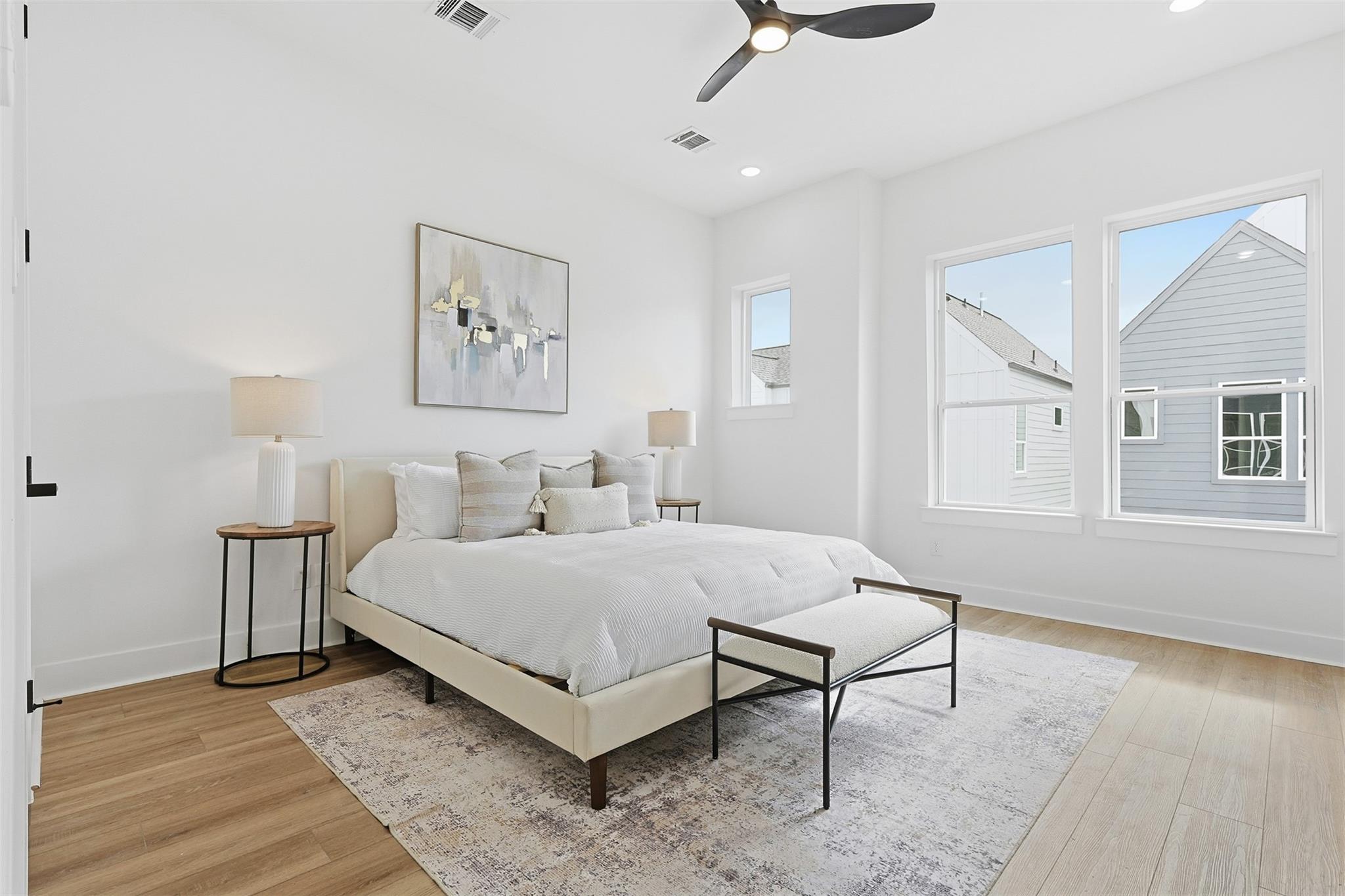 8917 Sunshine Laverne Lane