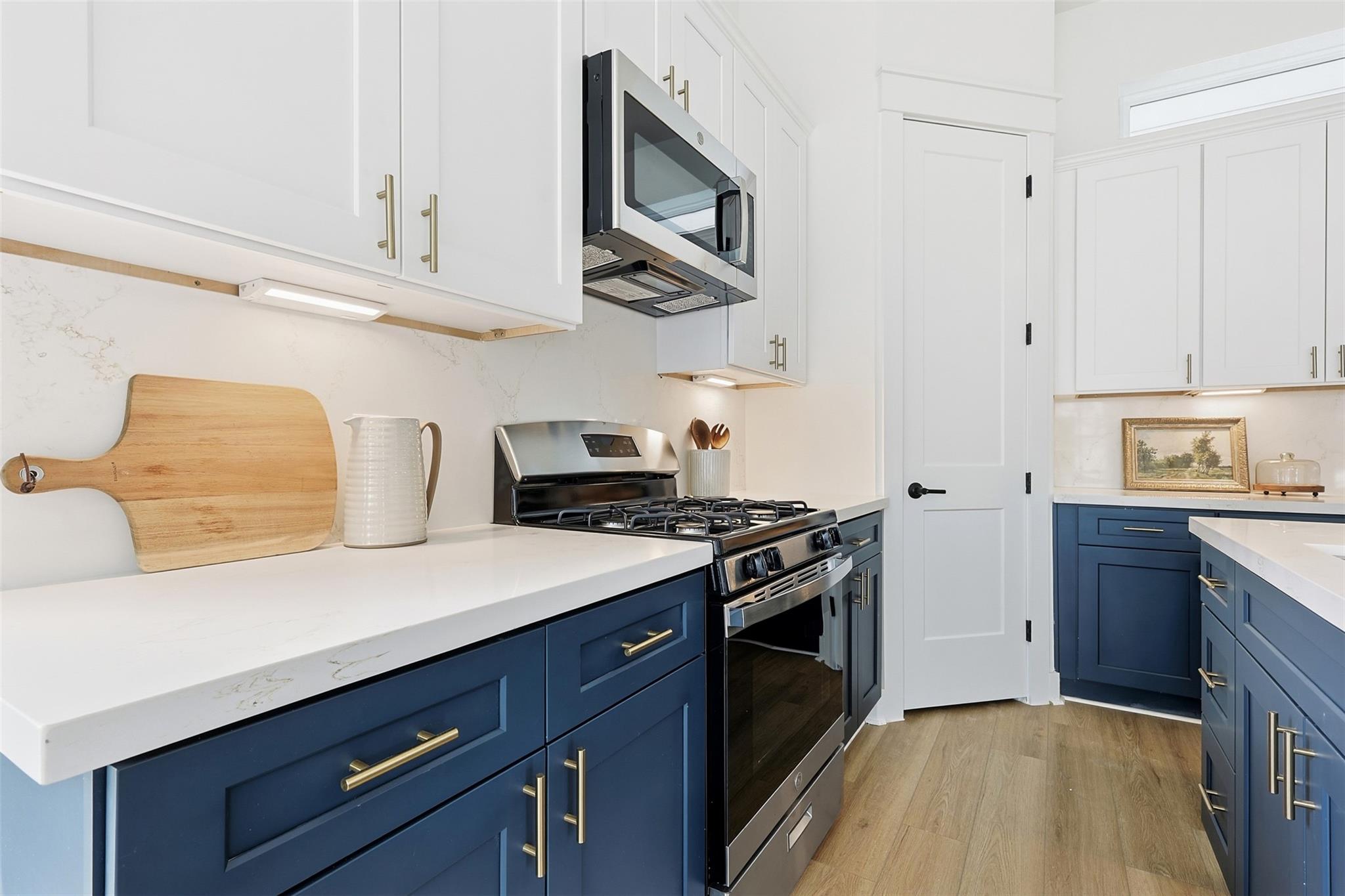 8917 Sunshine Laverne Lane