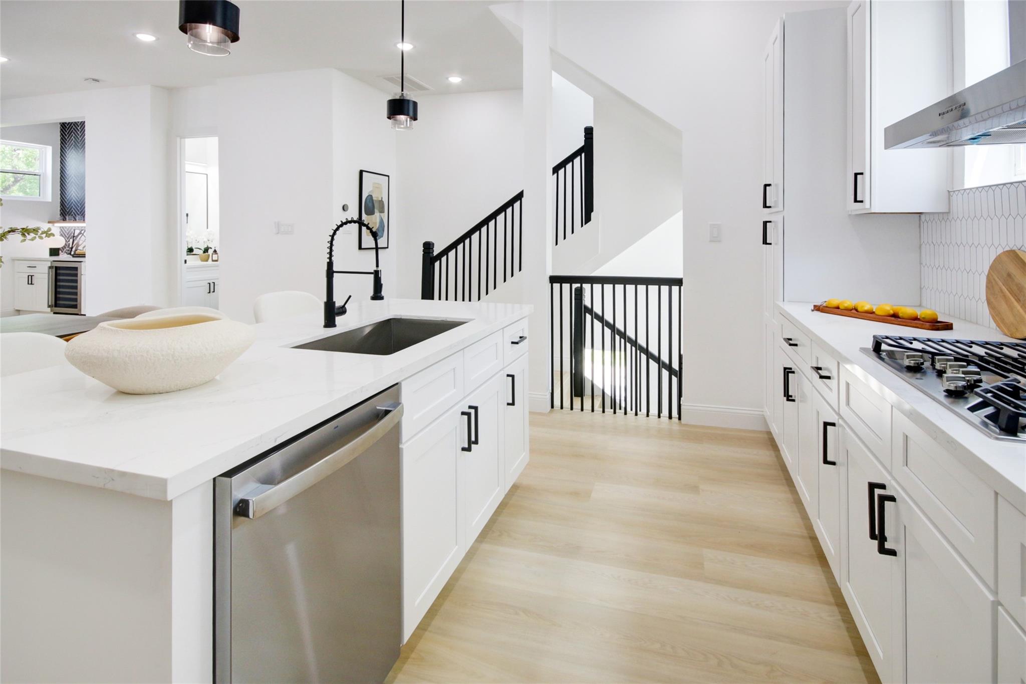 1214 W 24th Street Unit: E