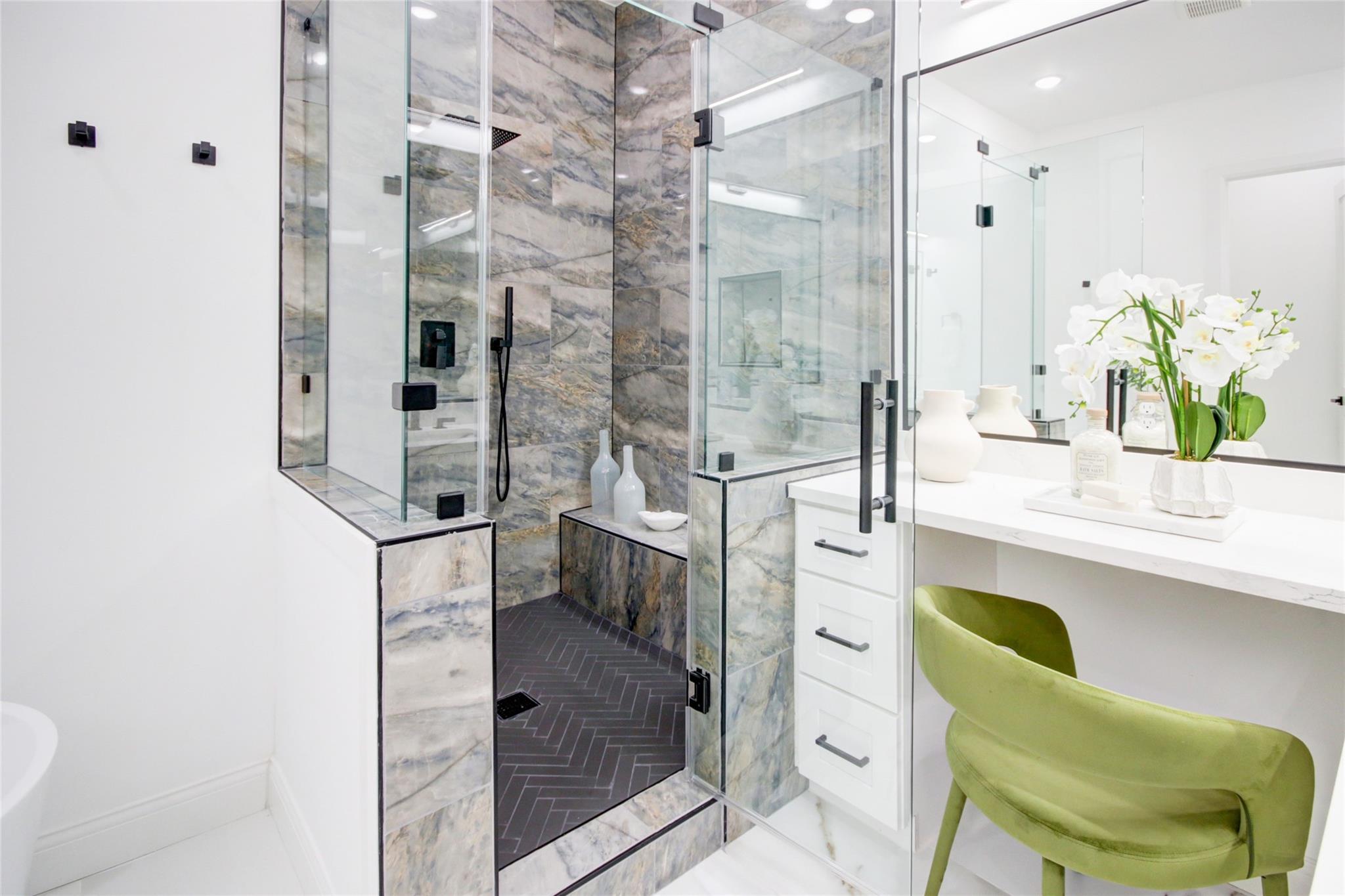 1214 W 24th Street Unit: E