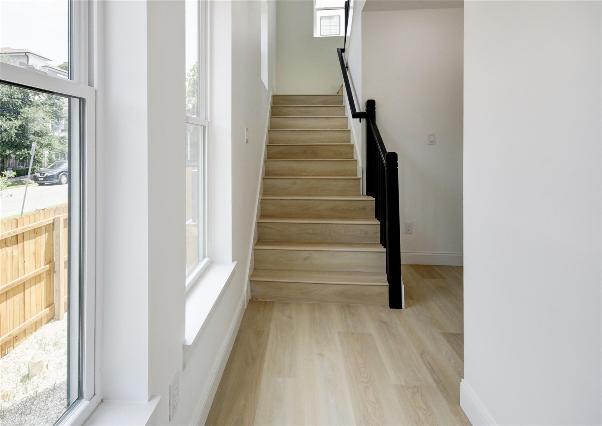 1214 W 24th Street Unit: E