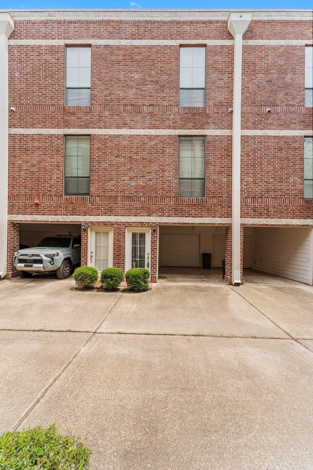 118 Mcgowen Street Unit: E