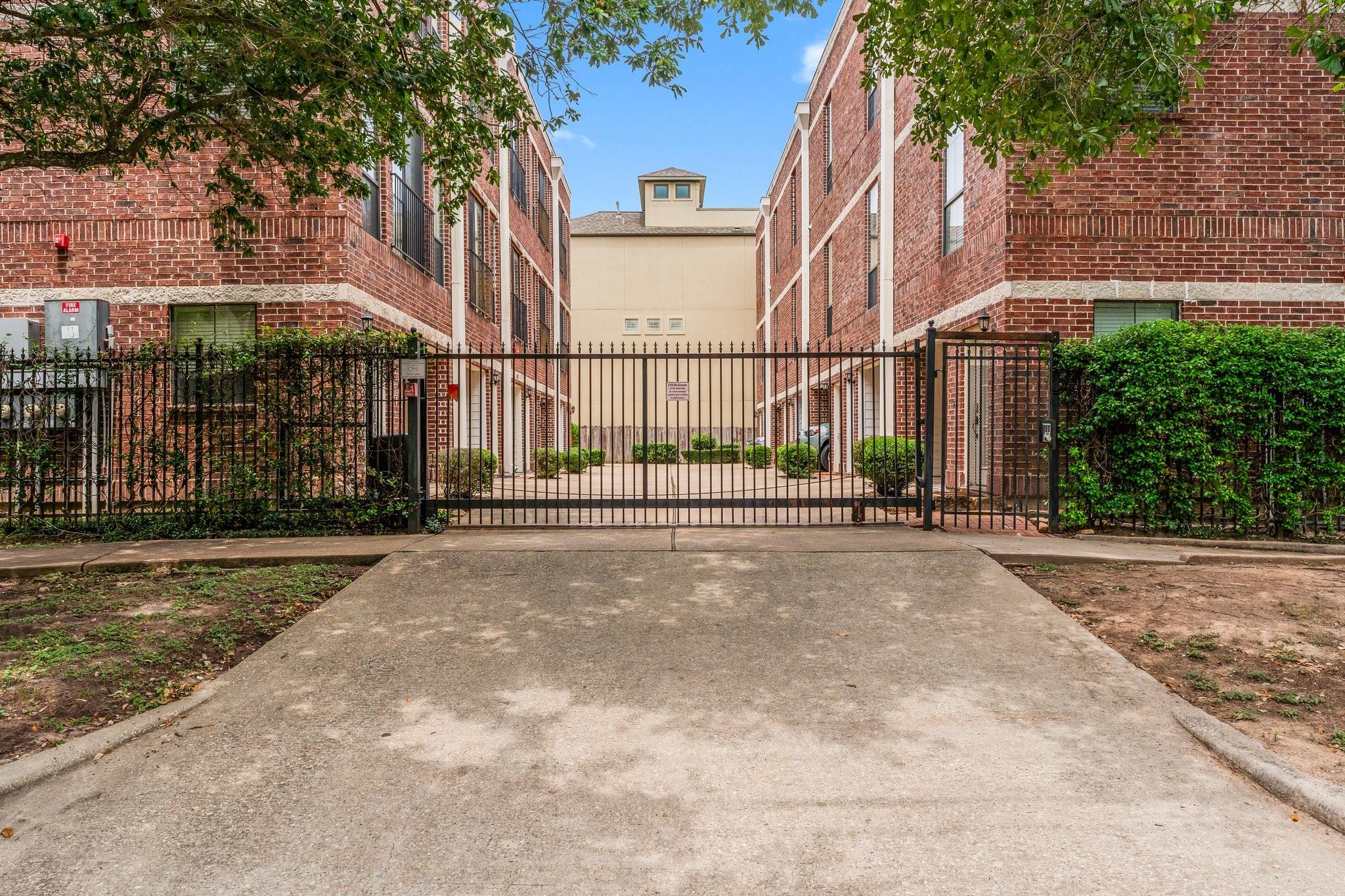 118 Mcgowen Street Unit: E
