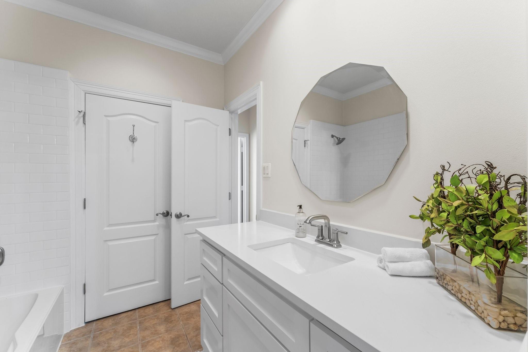 118 Mcgowen Street Unit: E