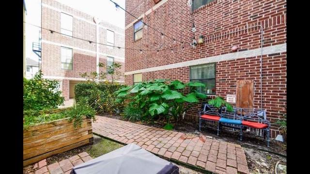 118 Mcgowen Street Unit: E