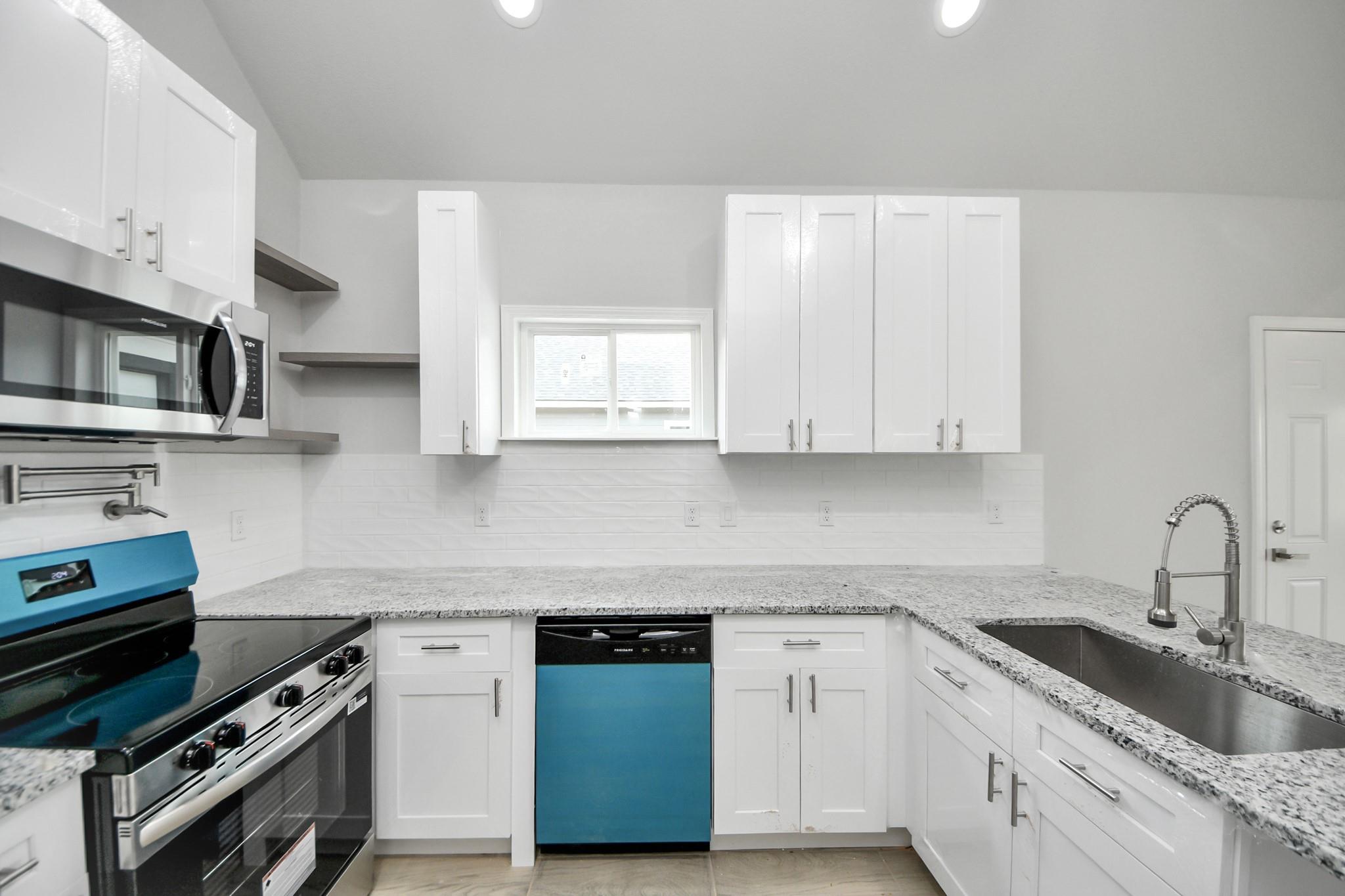 318 Road 5704