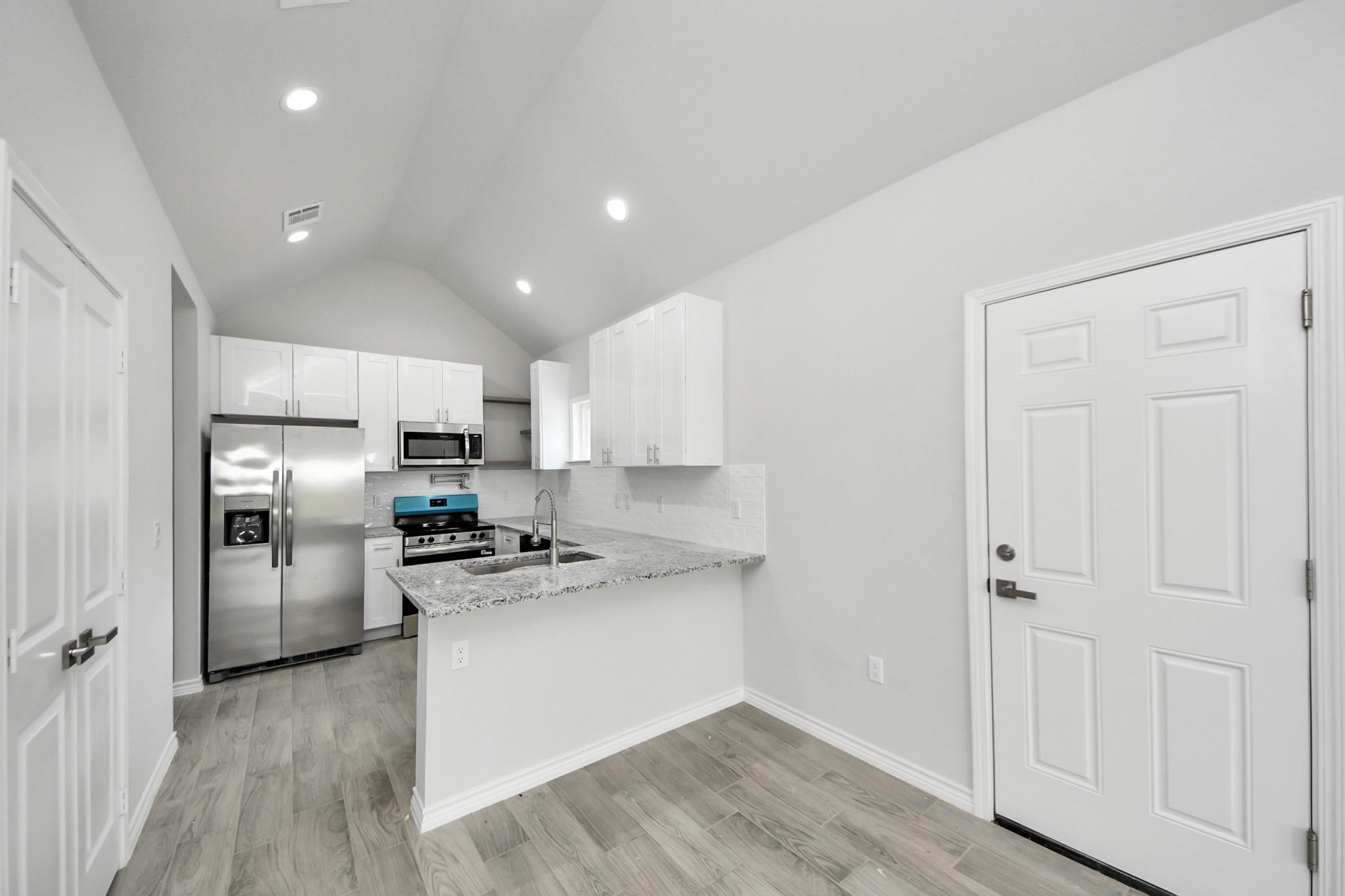 318 Road 5704