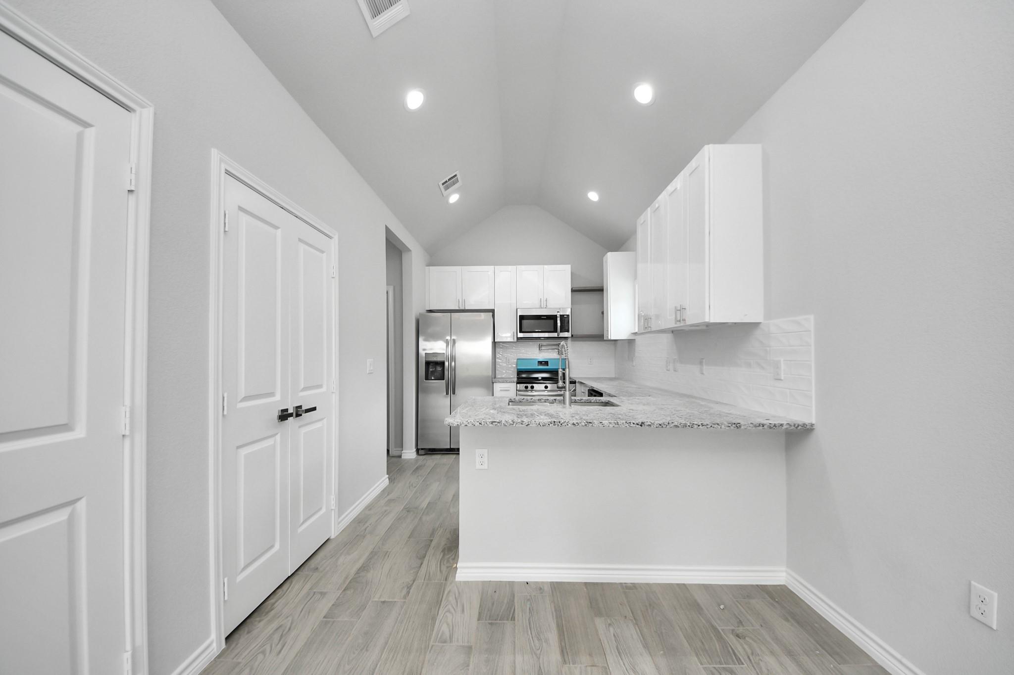 318 Road 5704