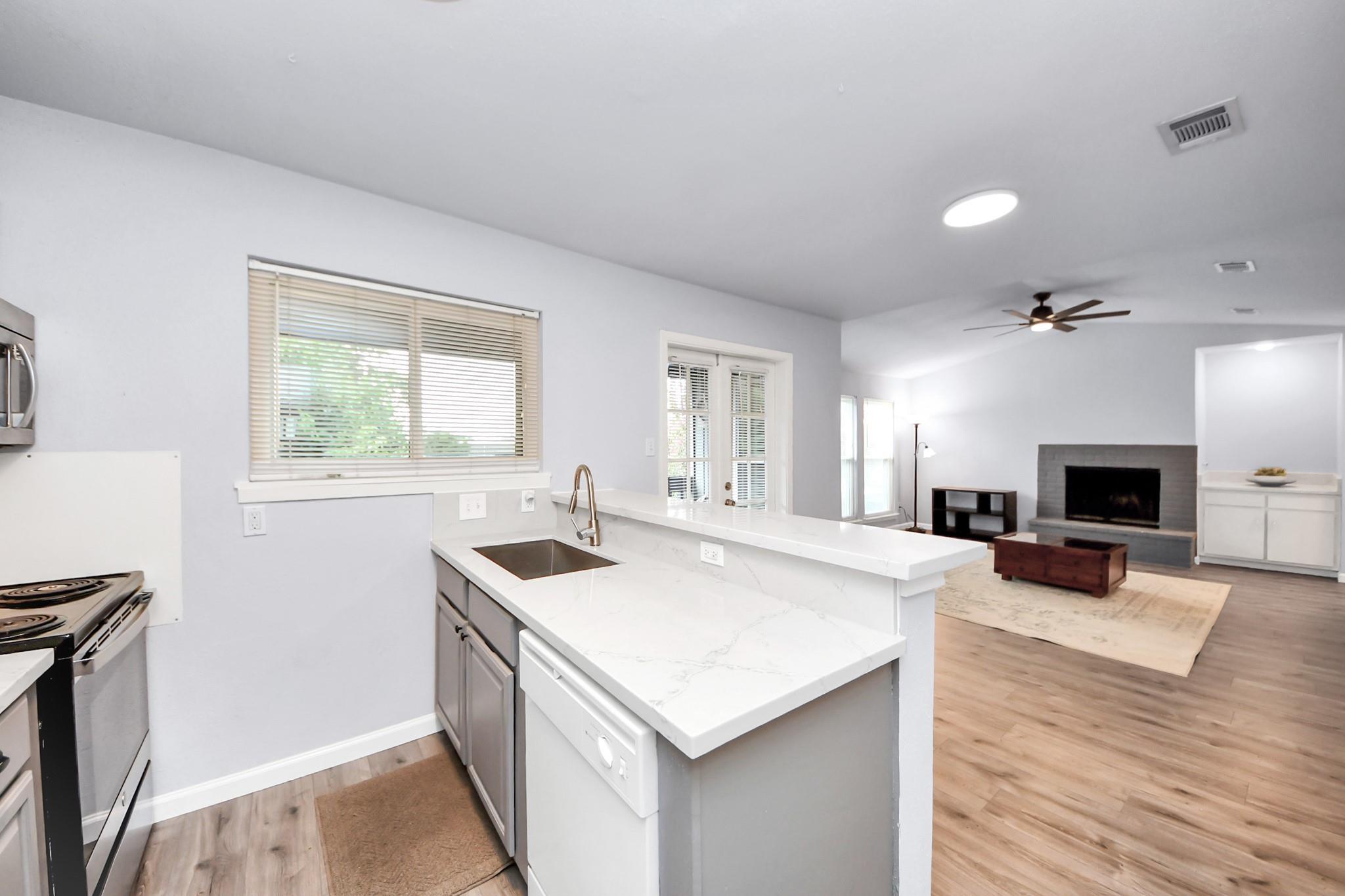 9009 Richmond Avenue # 107