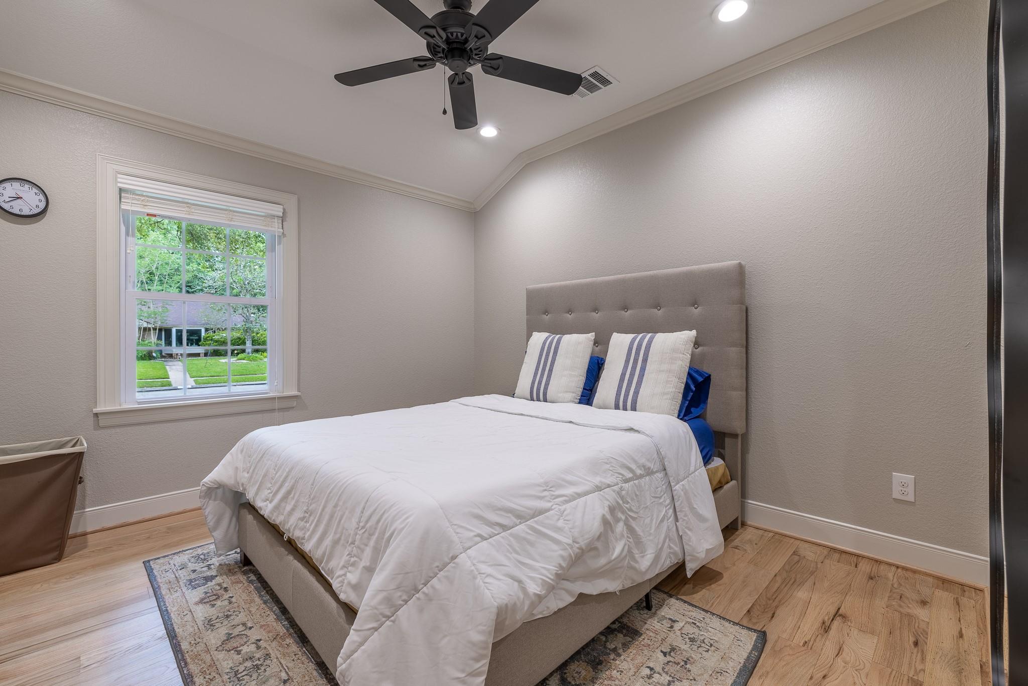 5230 Redstart Street