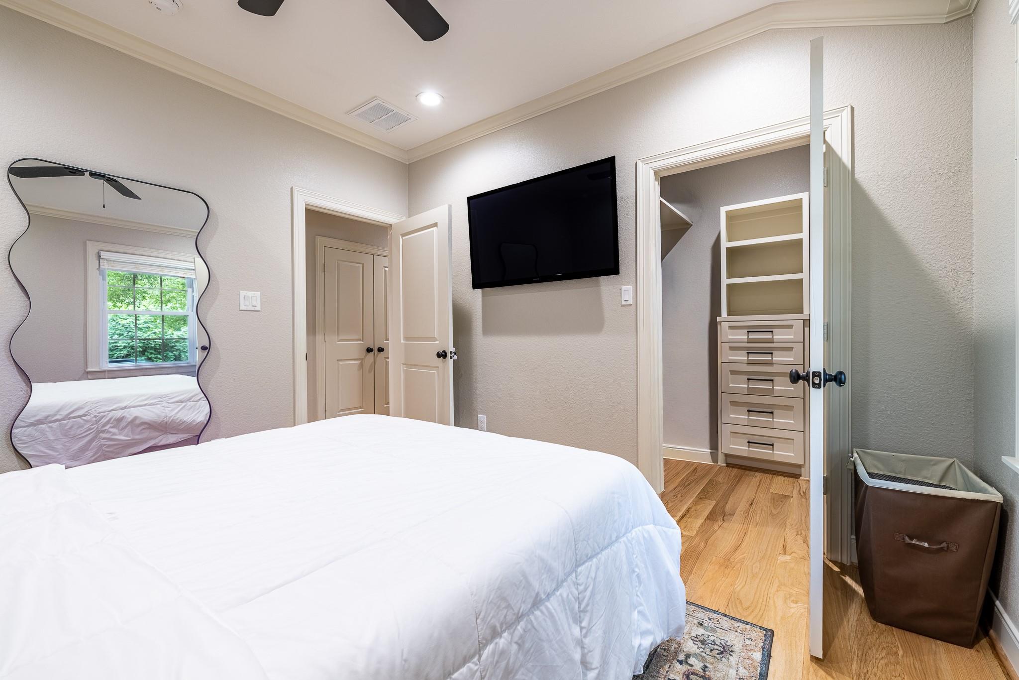 5230 Redstart Street