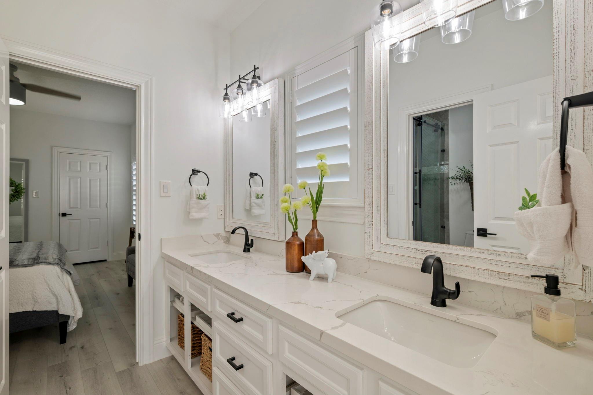 9822 Crestwater Circle