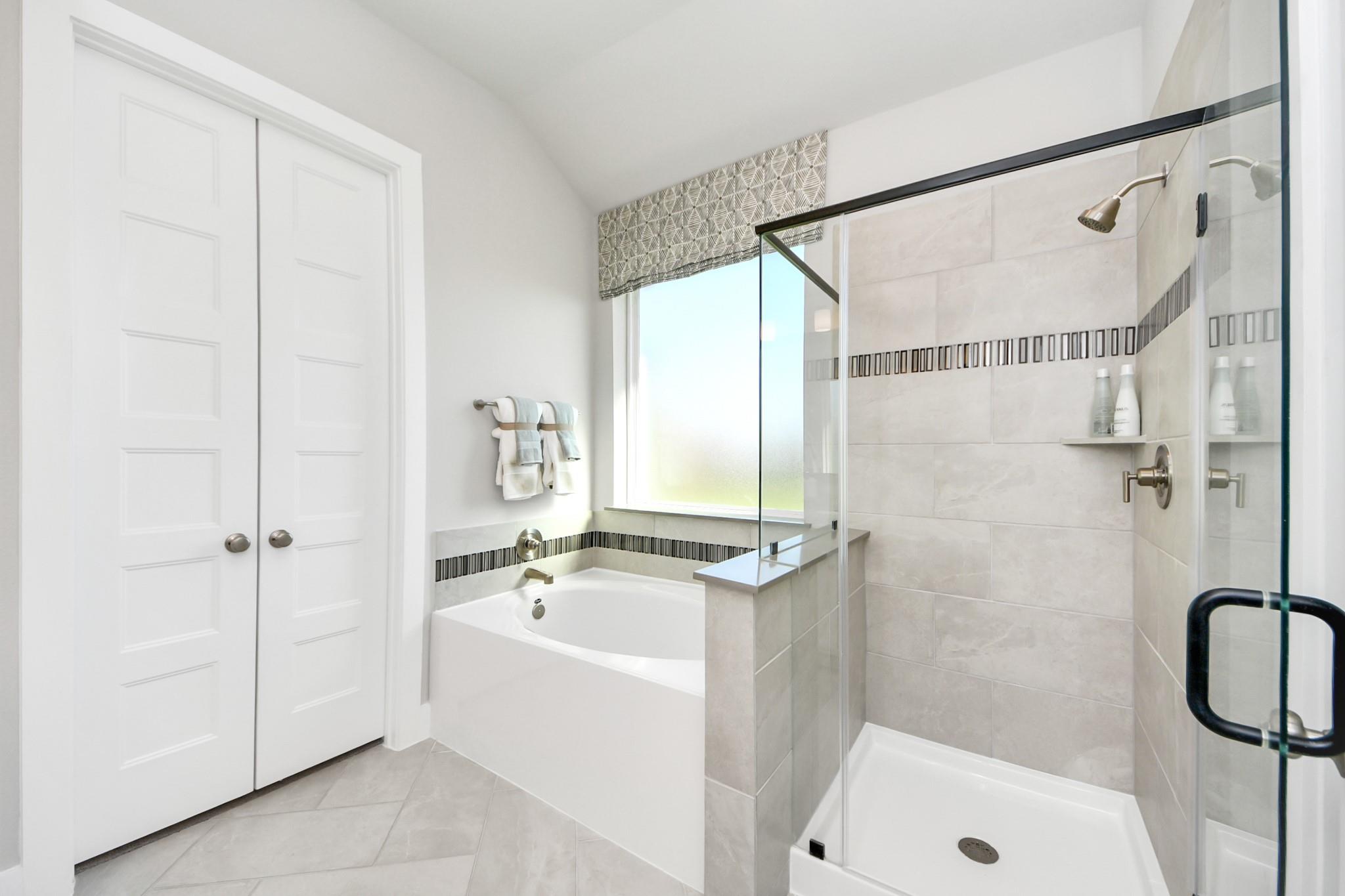 5014 Mesa Cove Drive