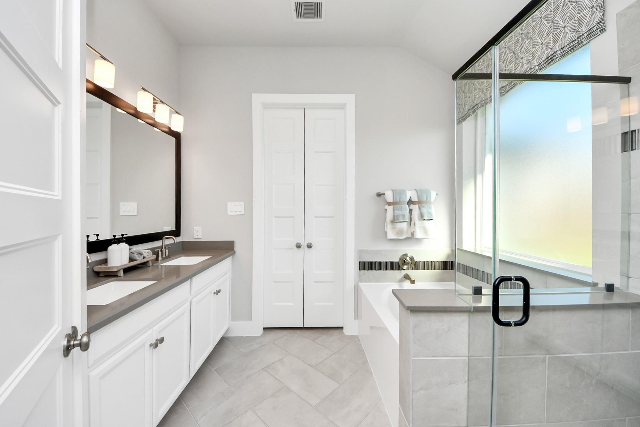 5014 Mesa Cove Drive