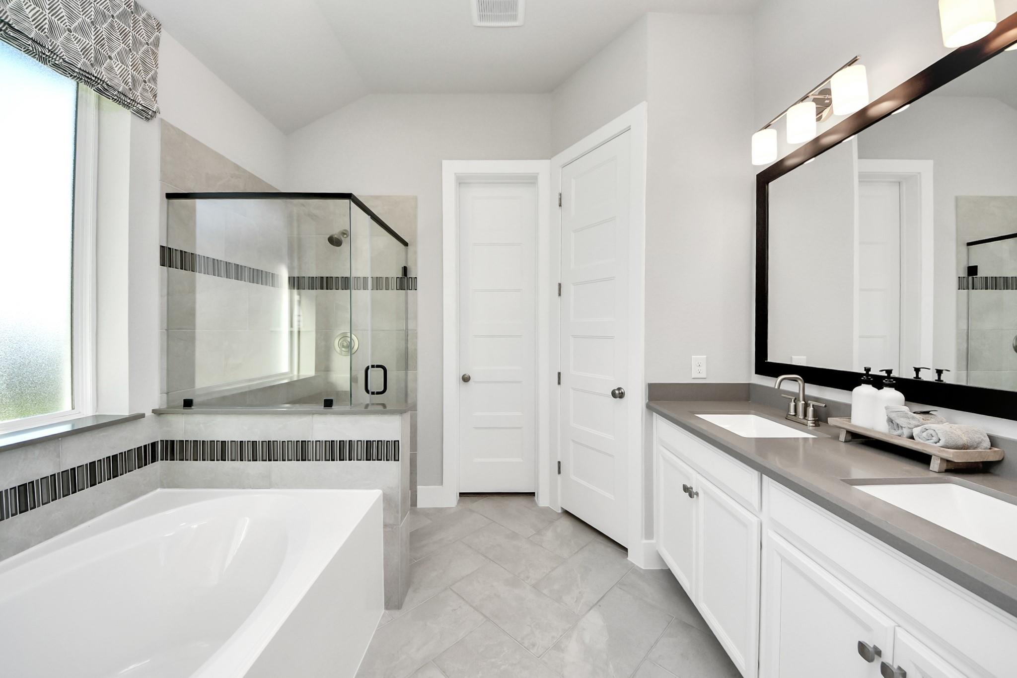 5014 Mesa Cove Drive