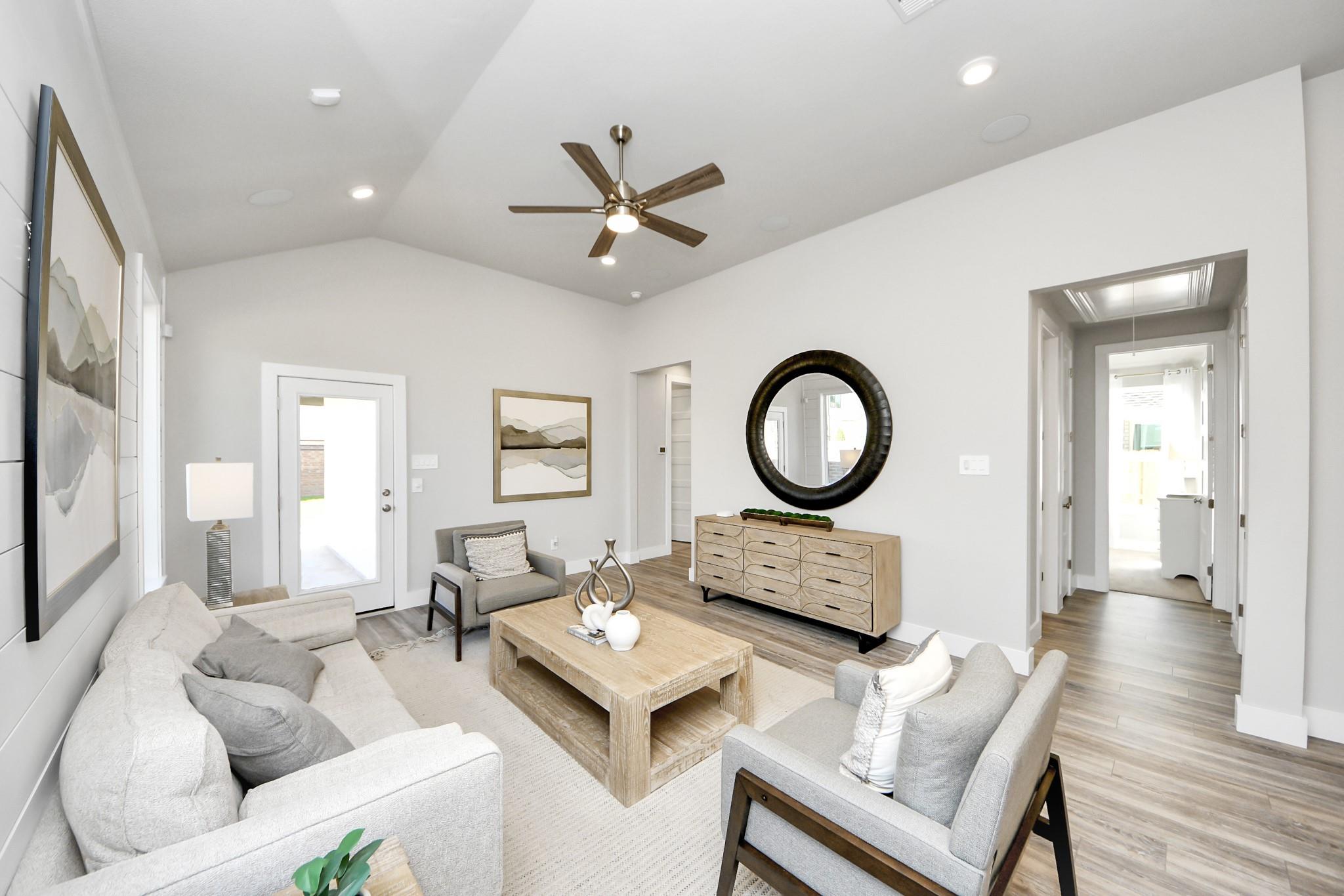 5014 Mesa Cove Drive