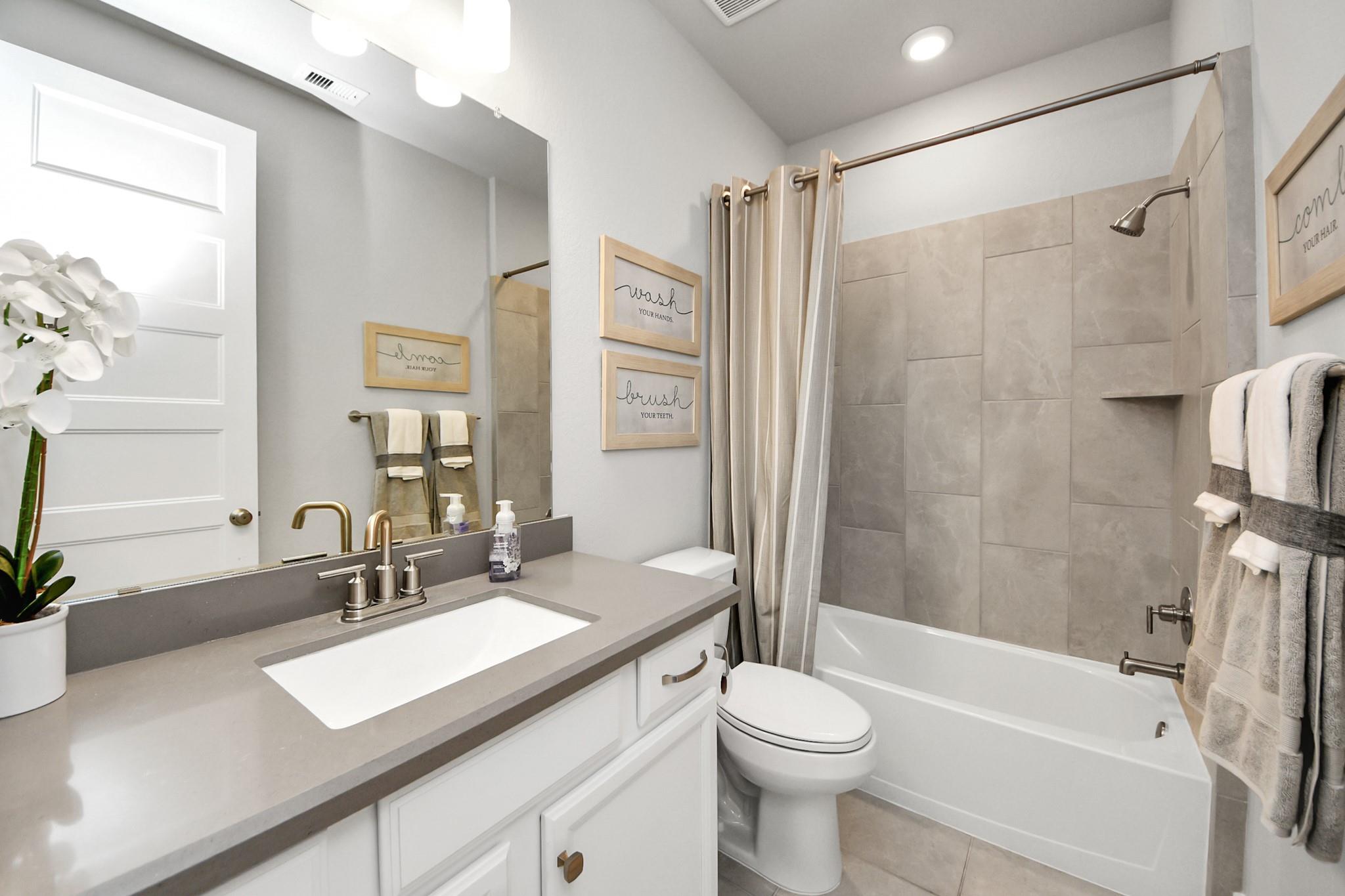 5014 Mesa Cove Drive