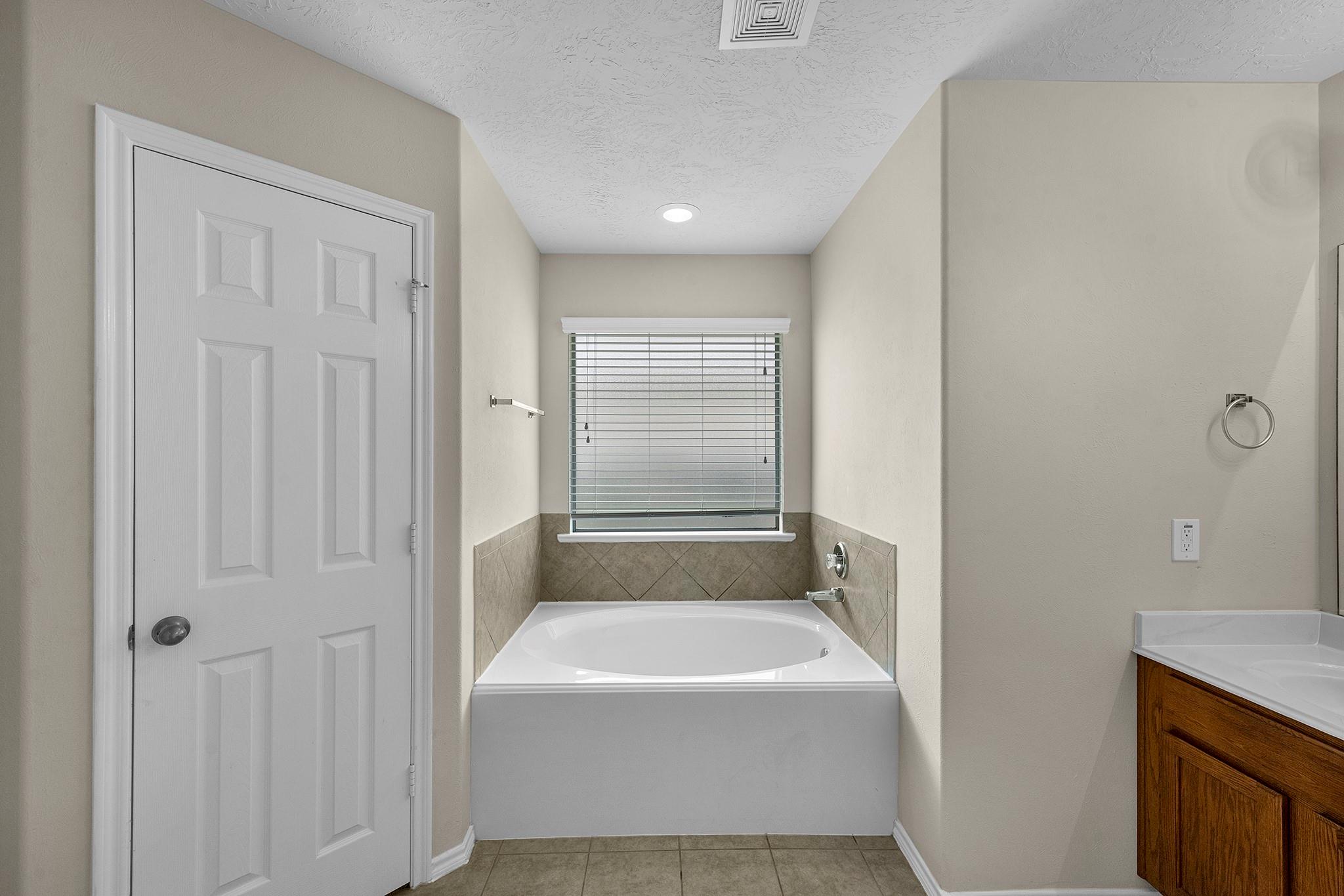 7918 Cardinal Landing Lane
