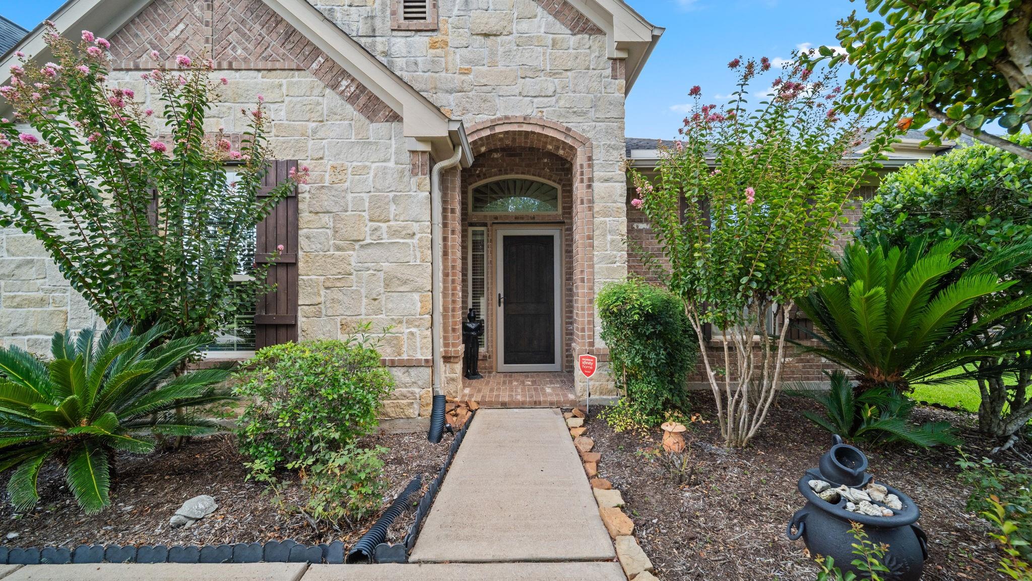 7935 Lake Commons Drive