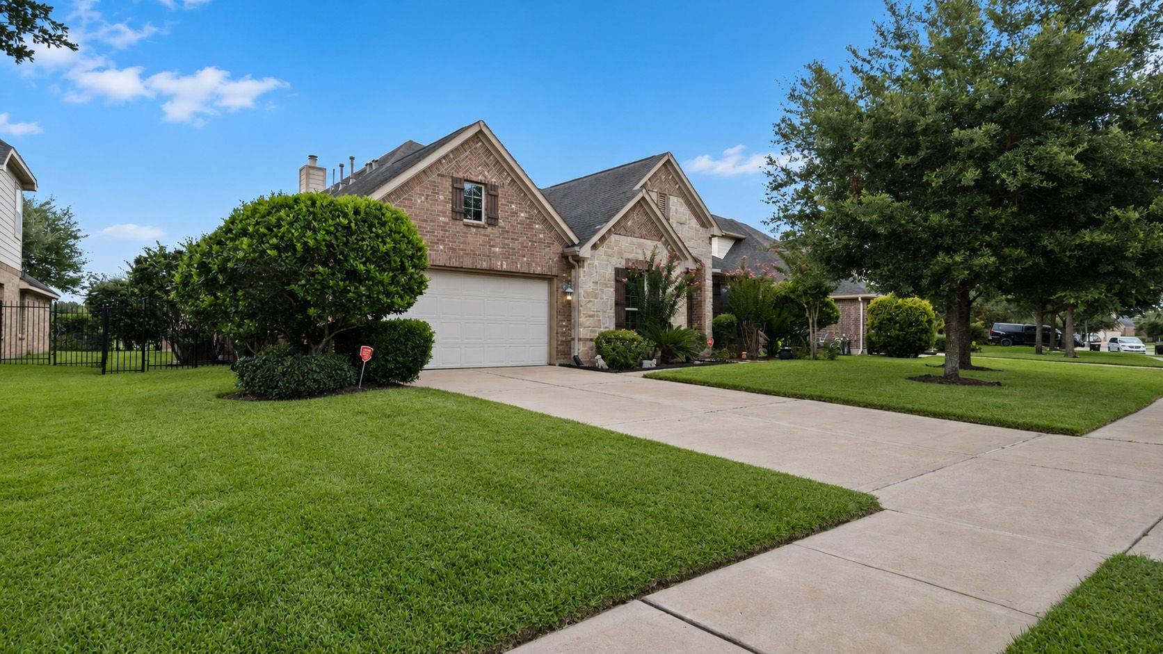 7935 Lake Commons Drive