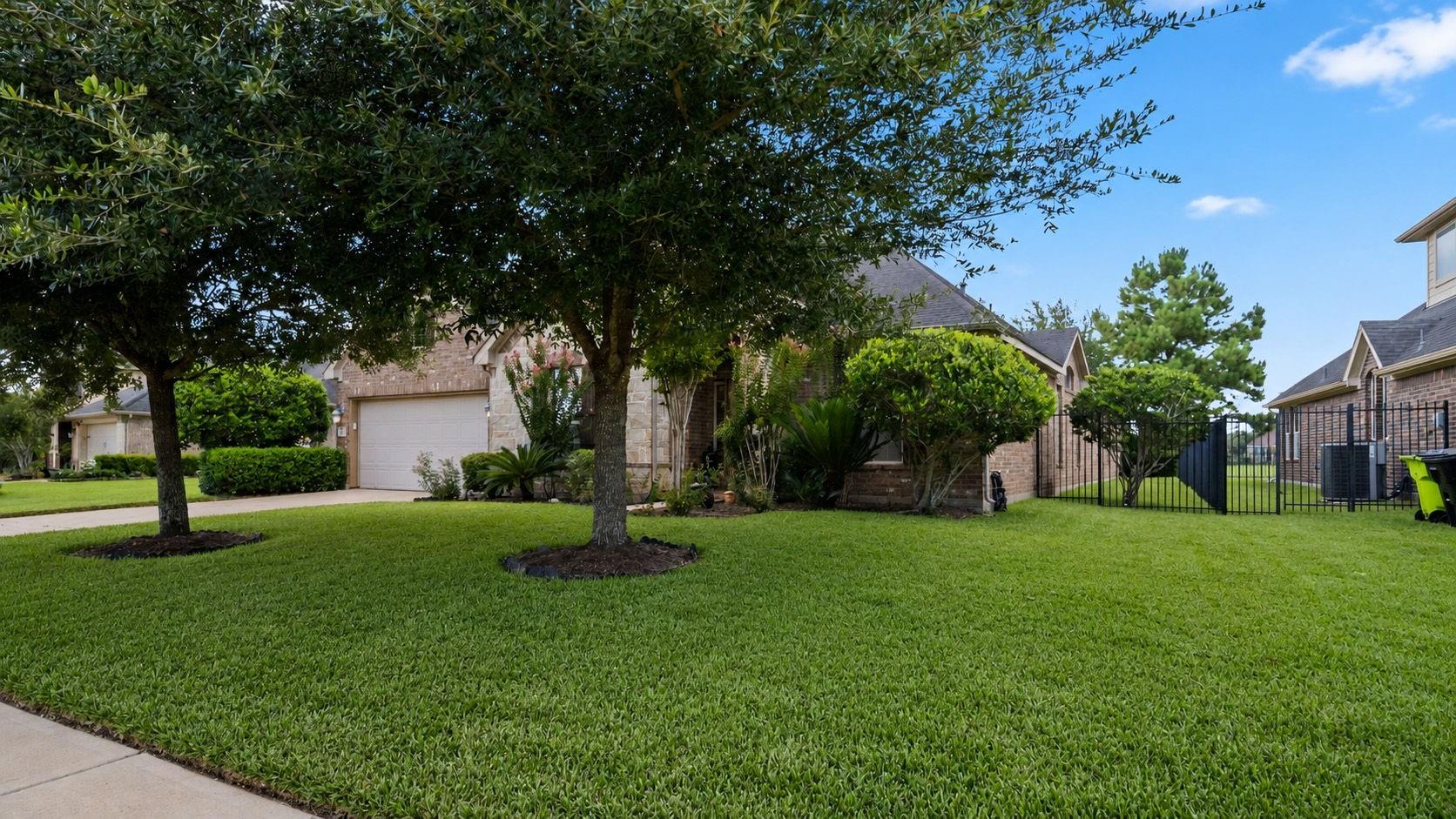 7935 Lake Commons Drive