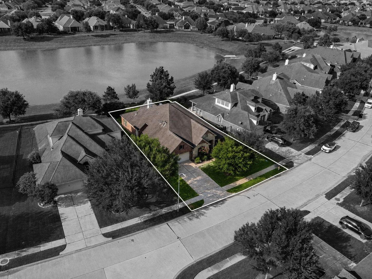 7935 Lake Commons Drive