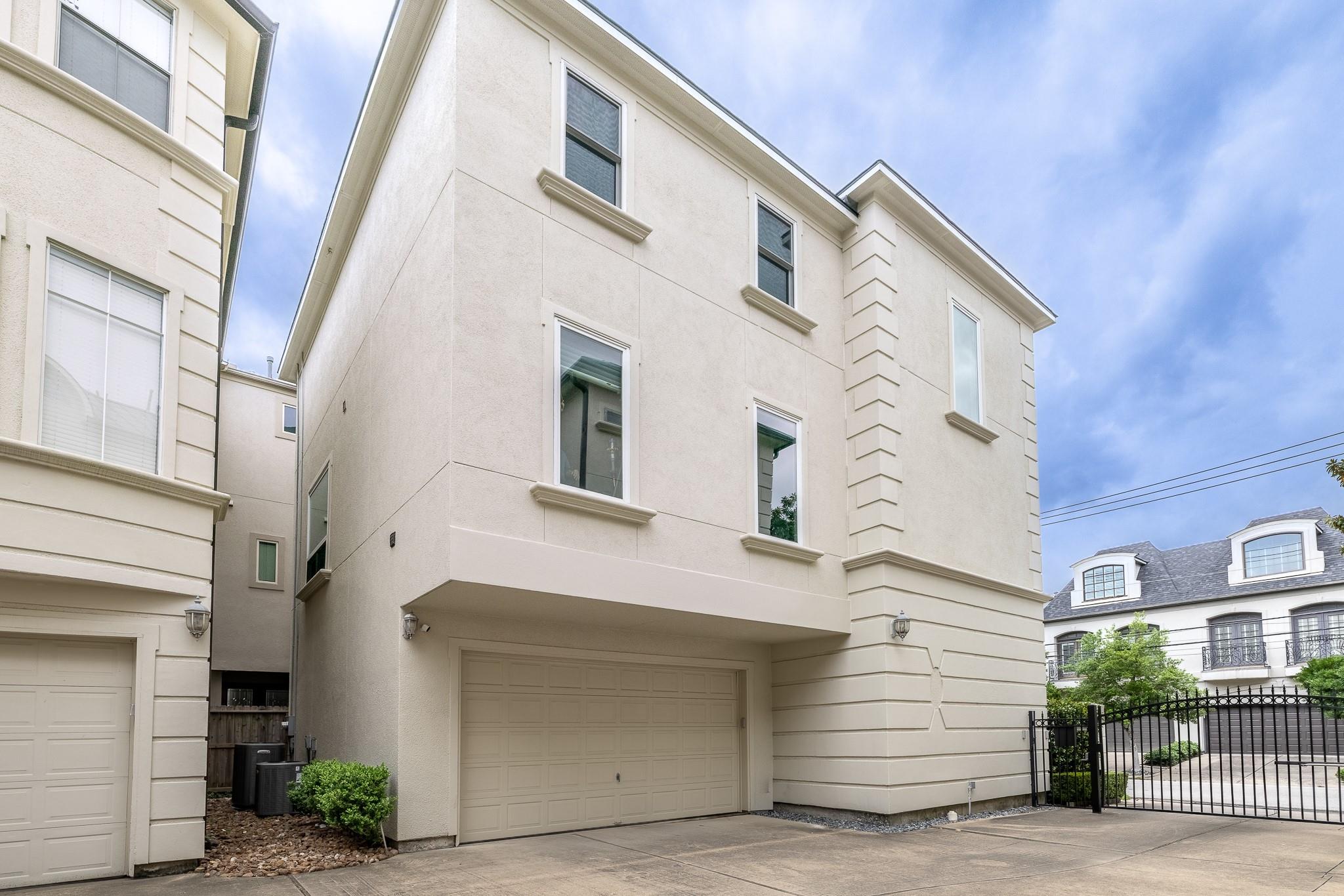 2105 Mcduffie Street